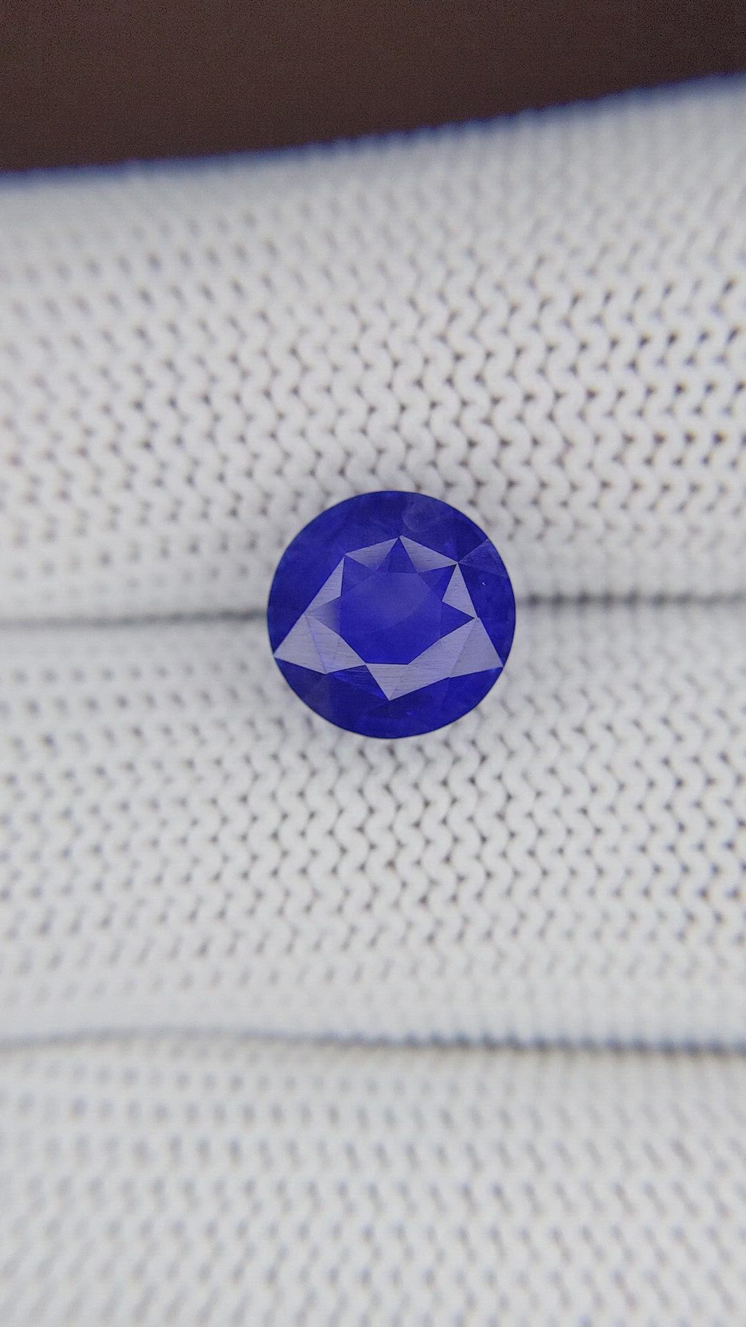 5.01 Ct. Blue Sapphire from Ceylon (Sri Lanka) Size Video