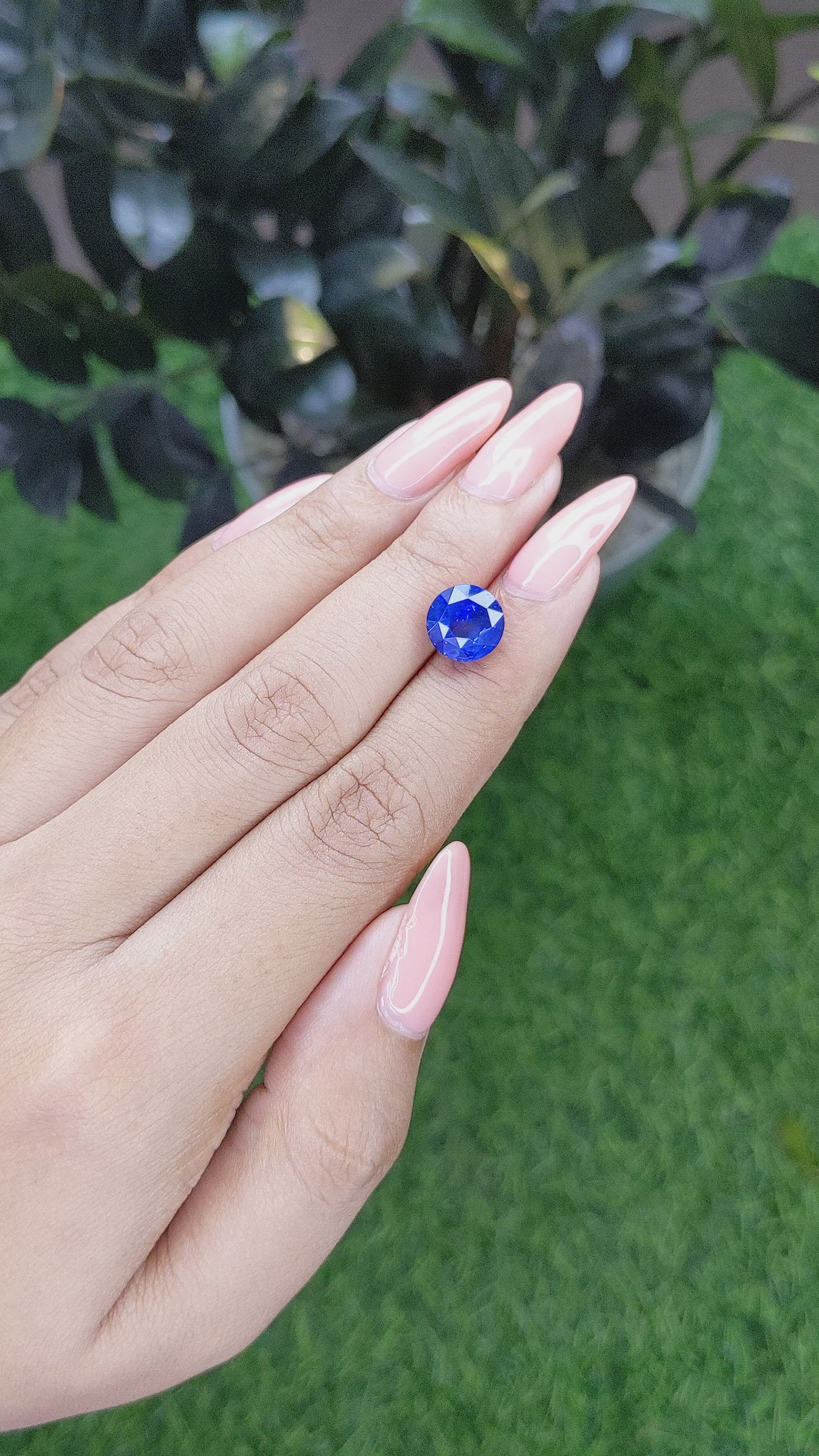 5.01 Ct. Blue Sapphire from Ceylon (Sri Lanka) Size Video