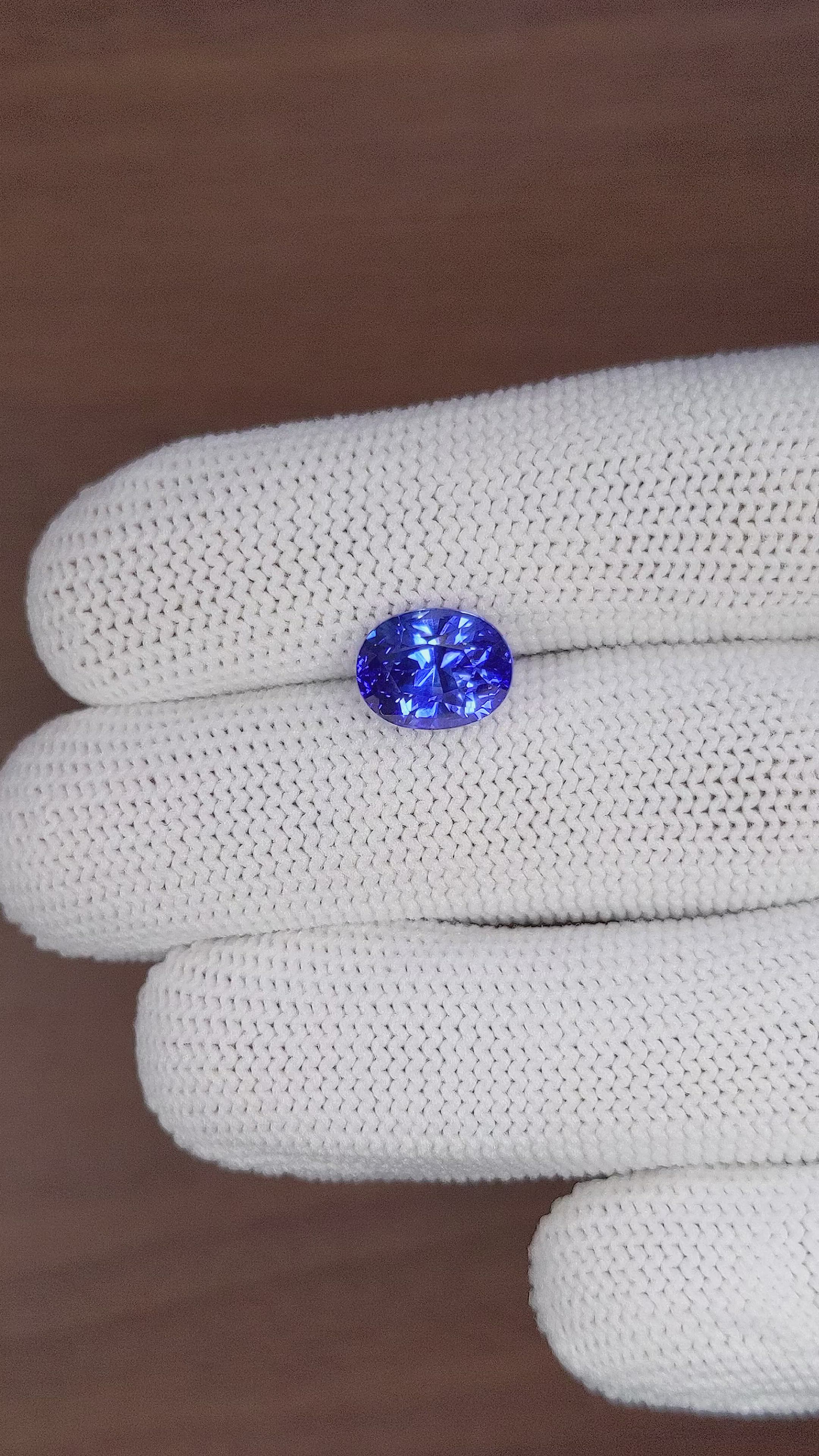 4.50 Ct. Blue Sapphire from Ceylon (Sri Lanka) Size Video