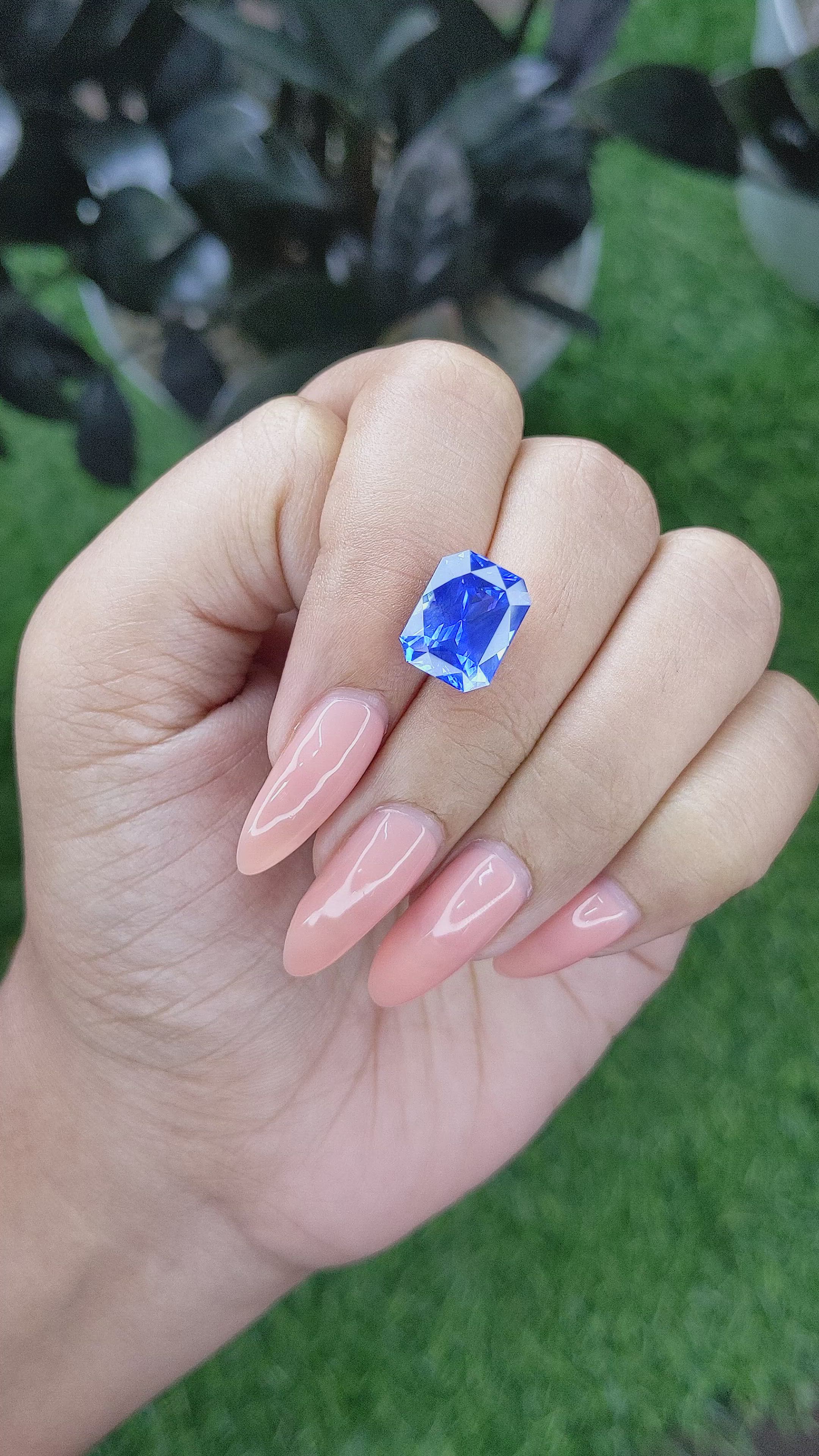 6.54 Ct. Blue Sapphire from Ceylon (Sri Lanka) Size Video