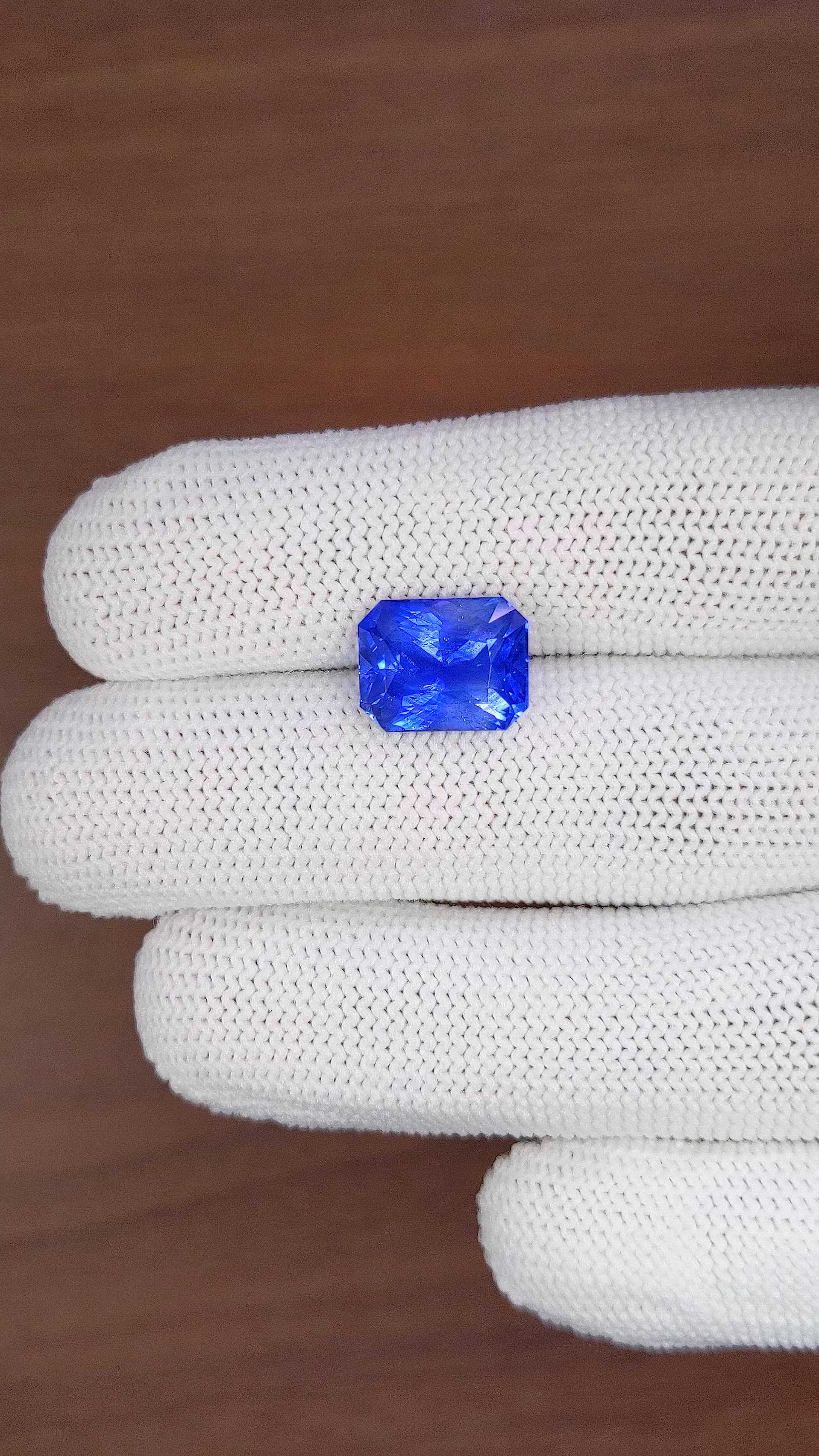 6.54 Ct. Blue Sapphire from Ceylon (Sri Lanka) Size Video