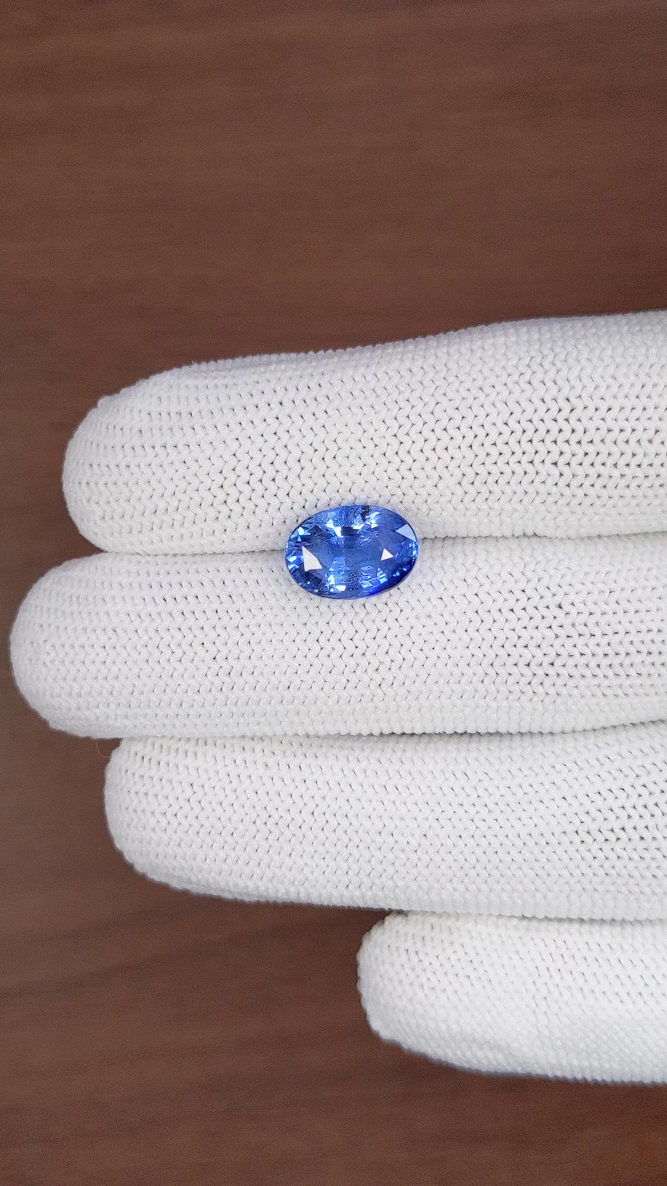 5.53 Ct. Blue Sapphire from Ceylon (Sri Lanka) Size Video