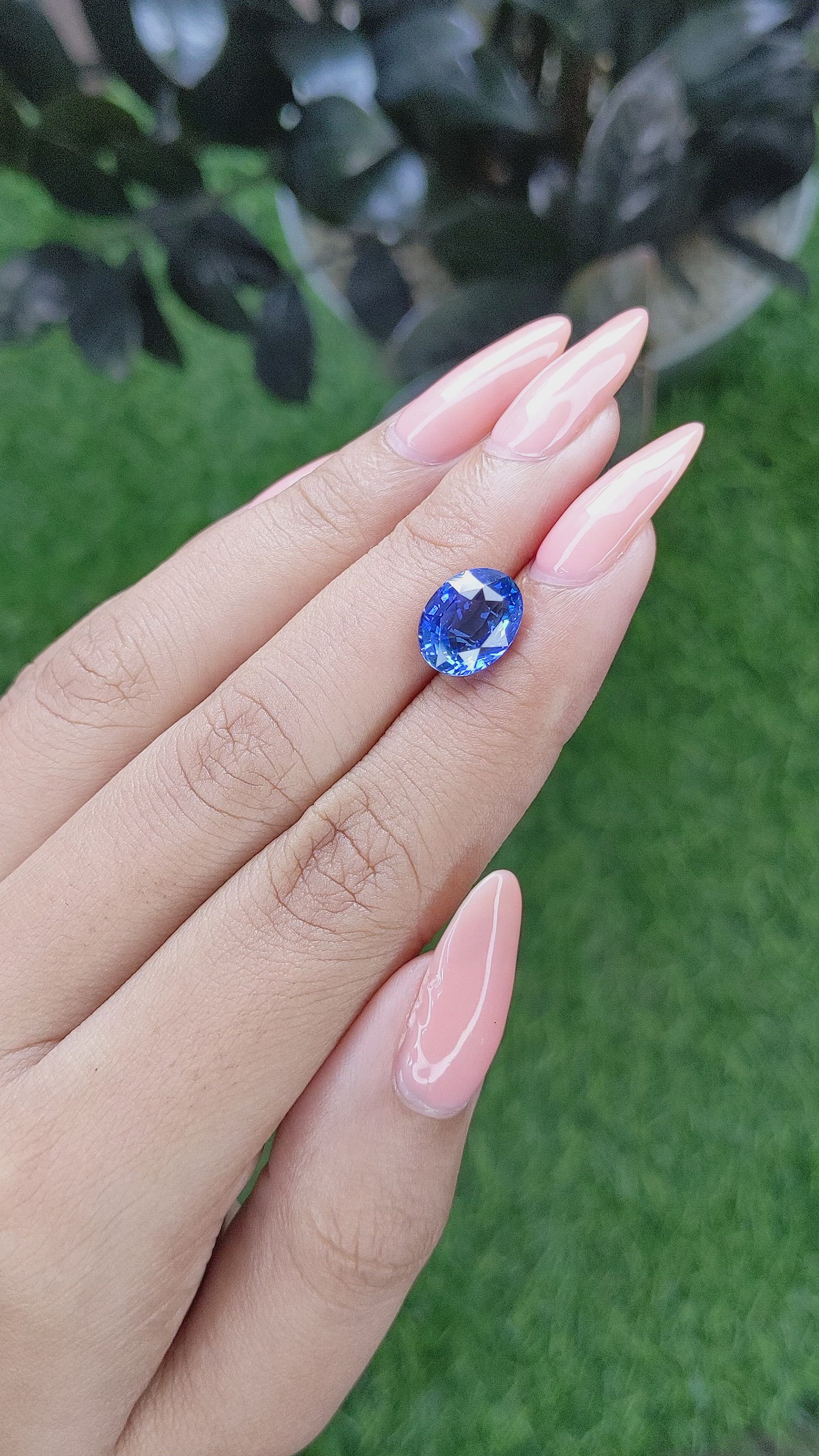 4.41 Ct. Blue Sapphire from Ceylon (Sri Lanka) Size Video