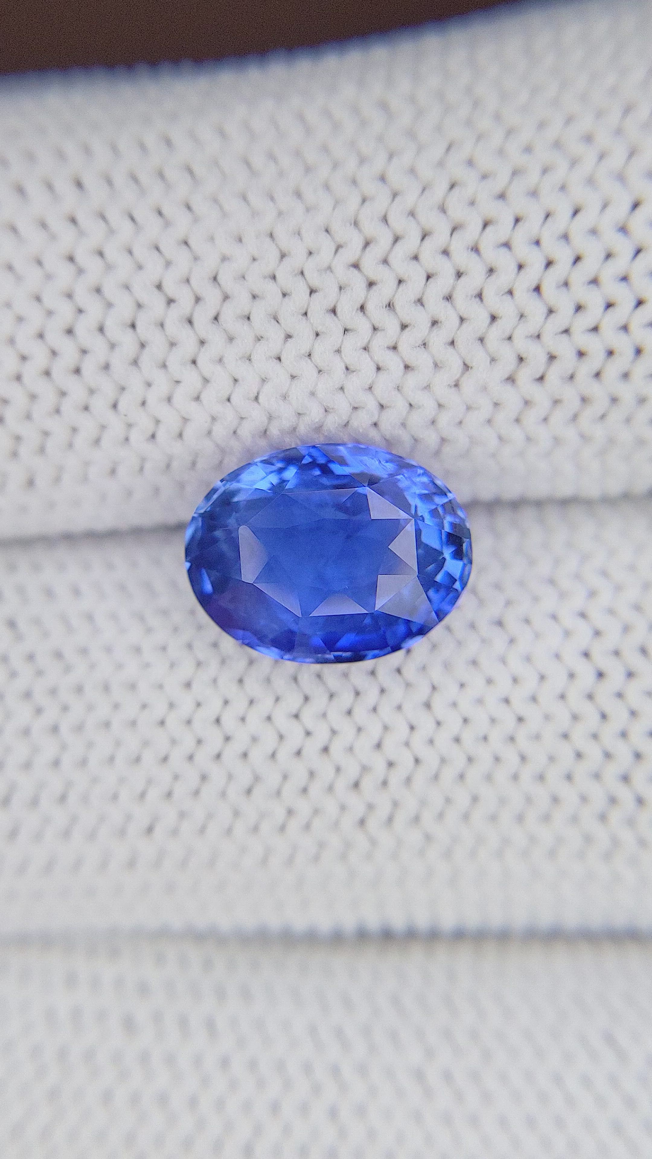 4.41 Ct. Blue Sapphire from Ceylon (Sri Lanka) Size Video