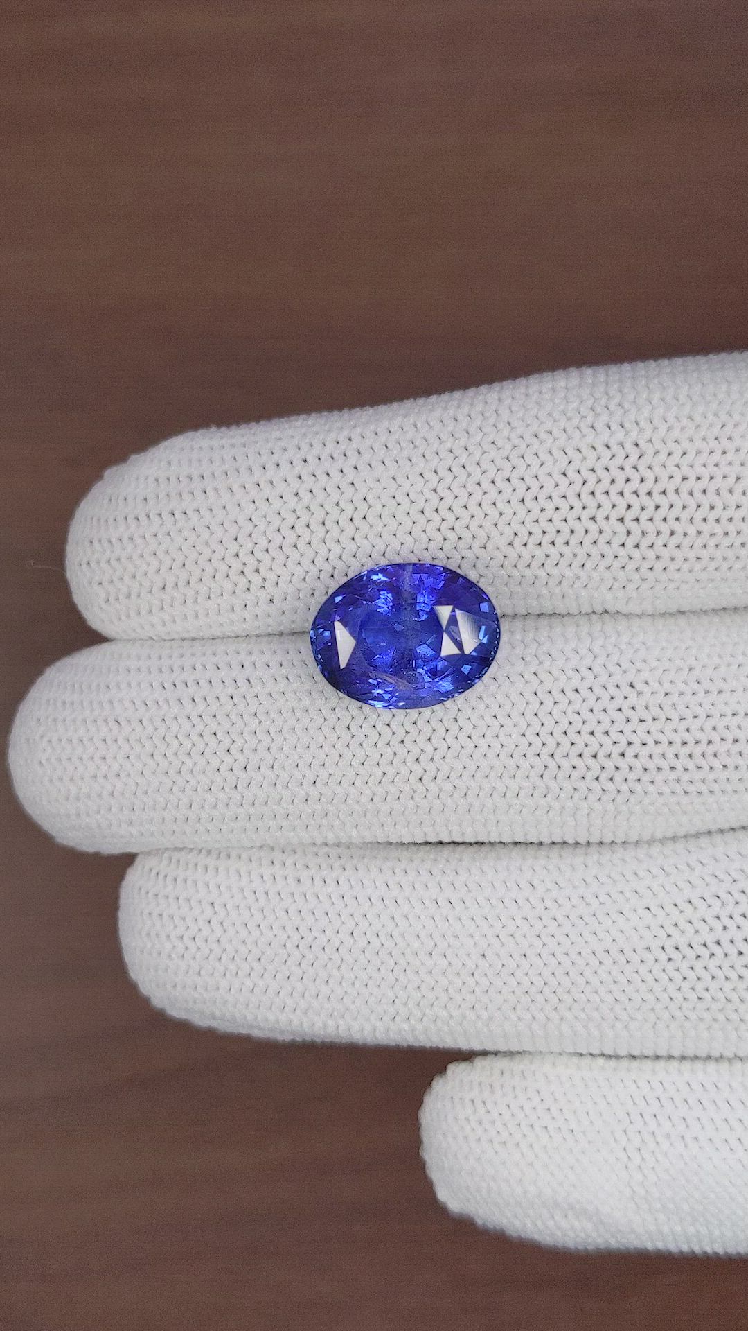 11.44 Ct. Blue Sapphire from Ceylon (Sri Lanka) Size Video