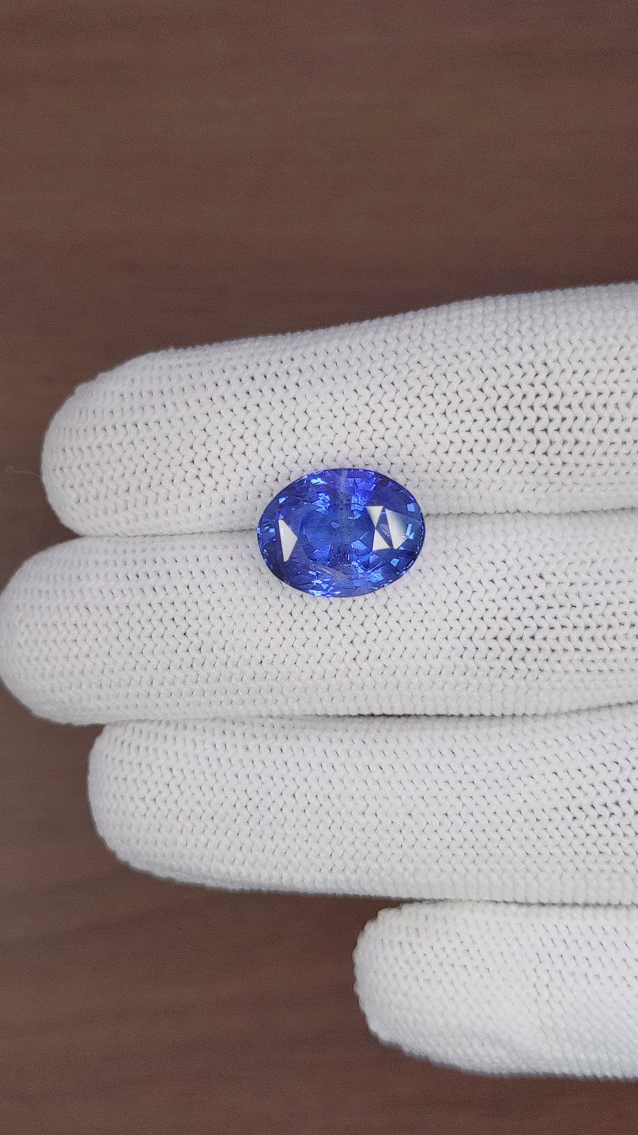 11.44 Ct. Blue Sapphire from Ceylon (Sri Lanka) Size Video