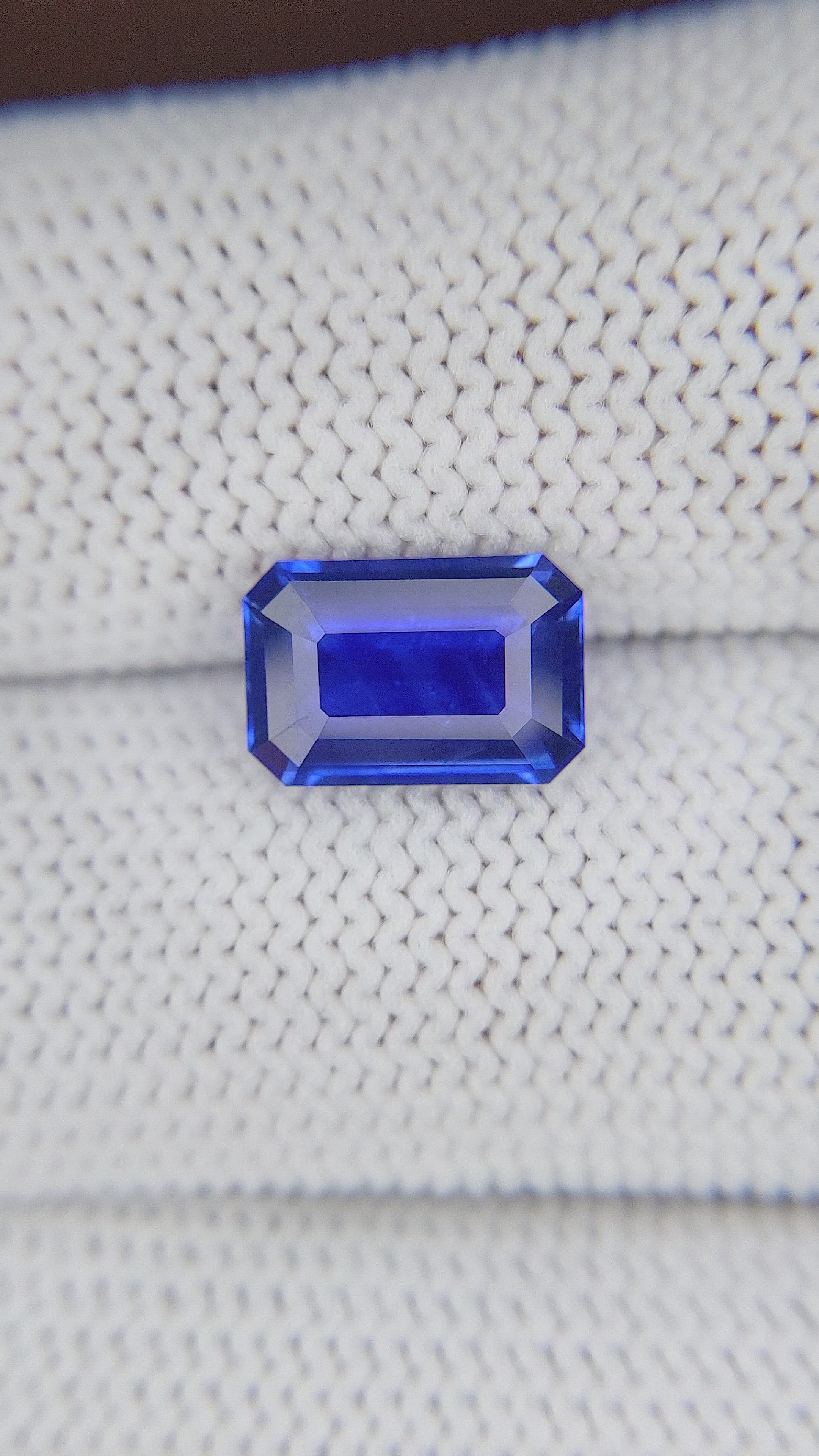 3.04 Ct. Blue Sapphire from Ceylon (Sri Lanka) Size Video