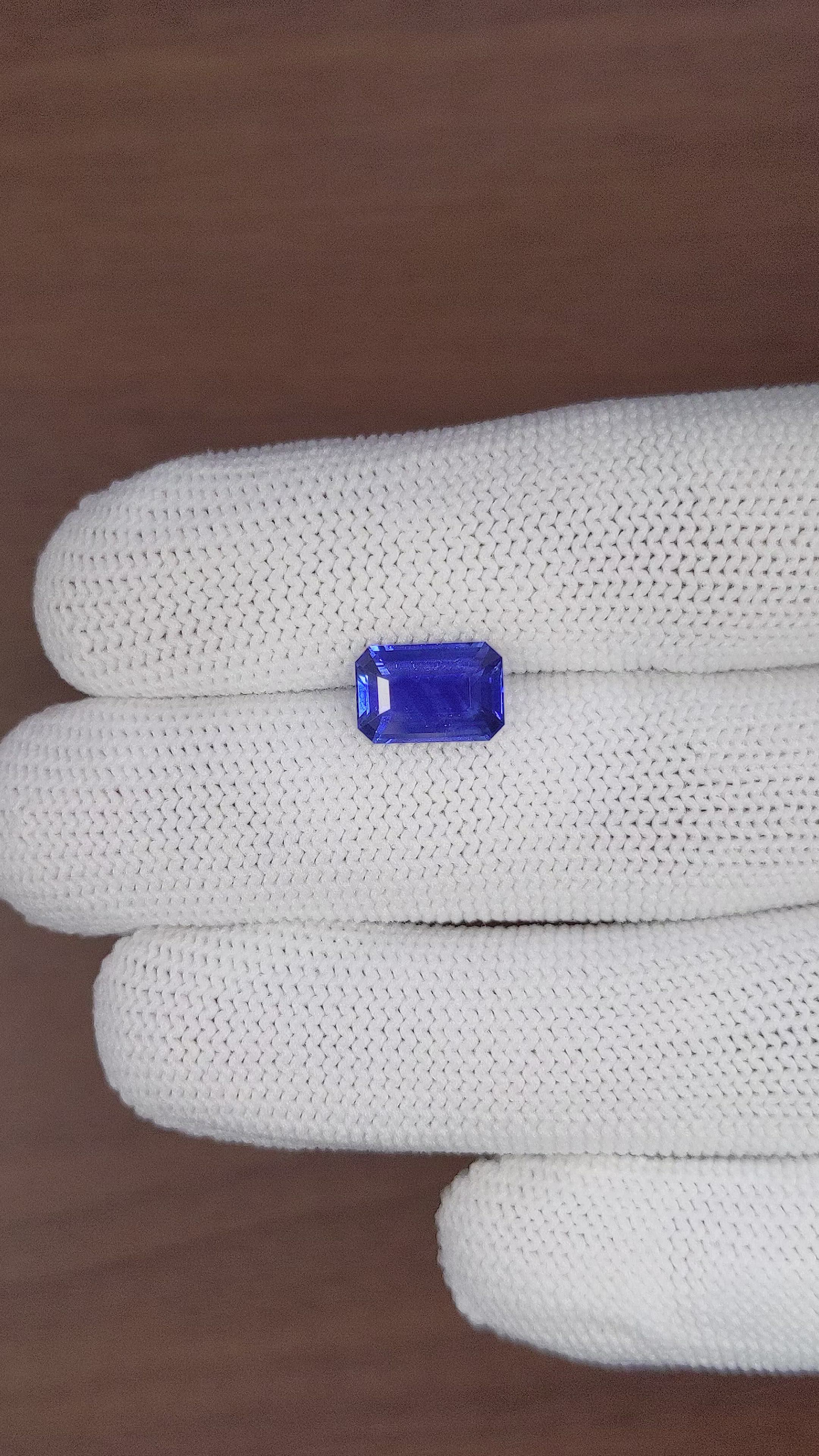 3.04 Ct. Blue Sapphire from Ceylon (Sri Lanka) Size Video