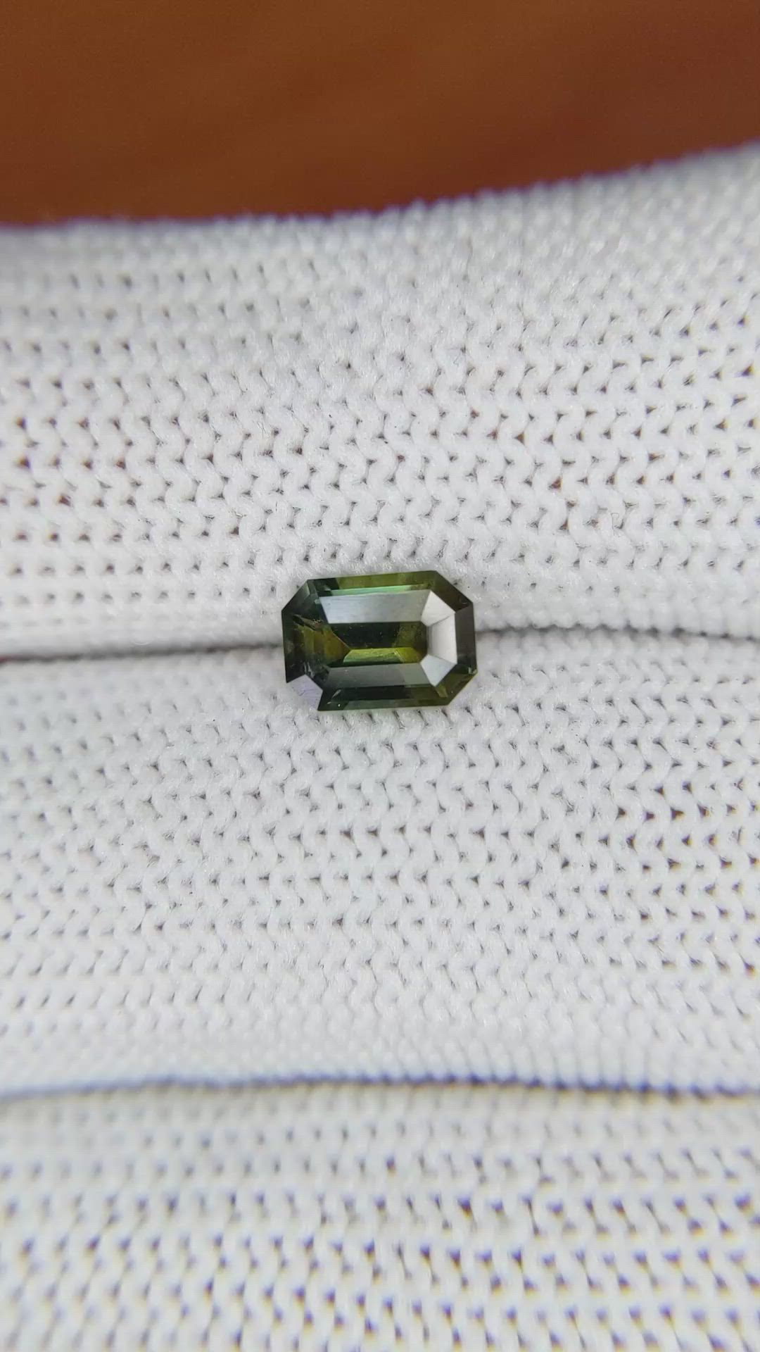 1.23 Ct. Bi Color / Parti Sapphire from Madagascar Size Video