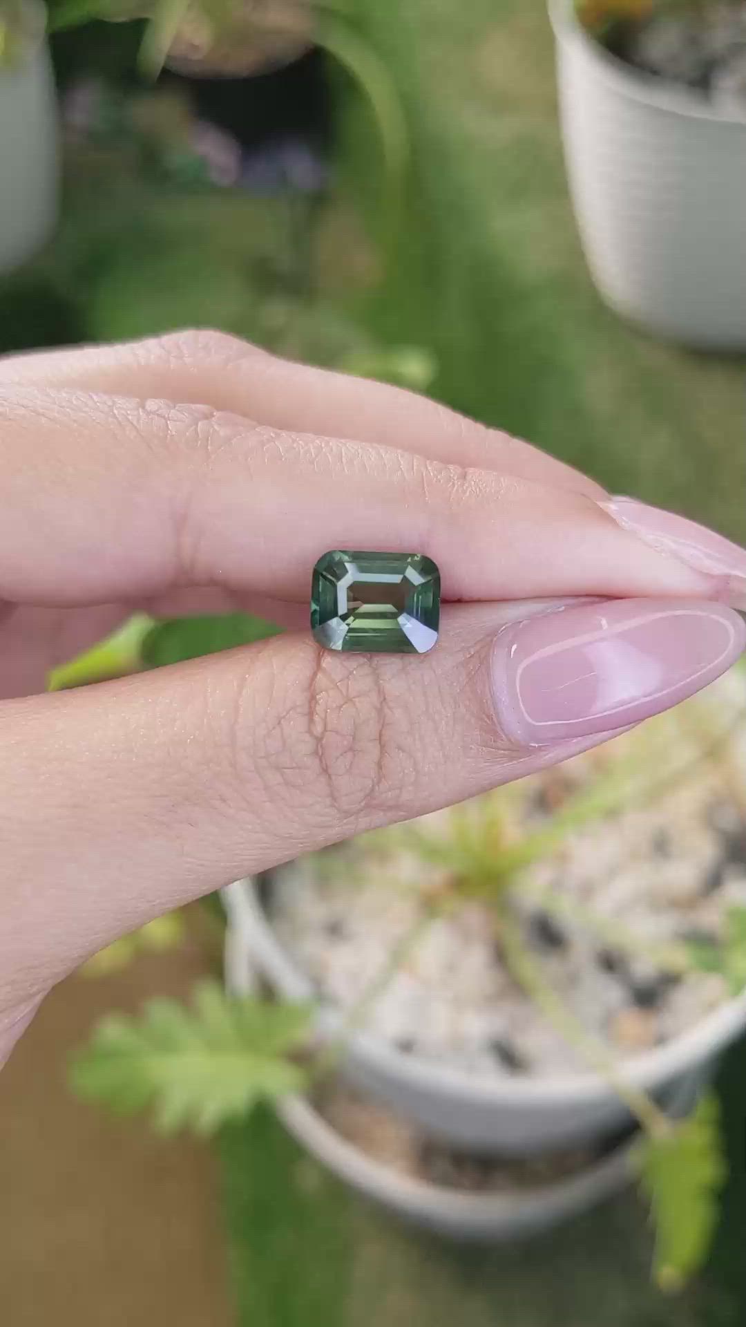 4.25 Ct. Green Sapphire from Ceylon (Sri Lanka) Size Video