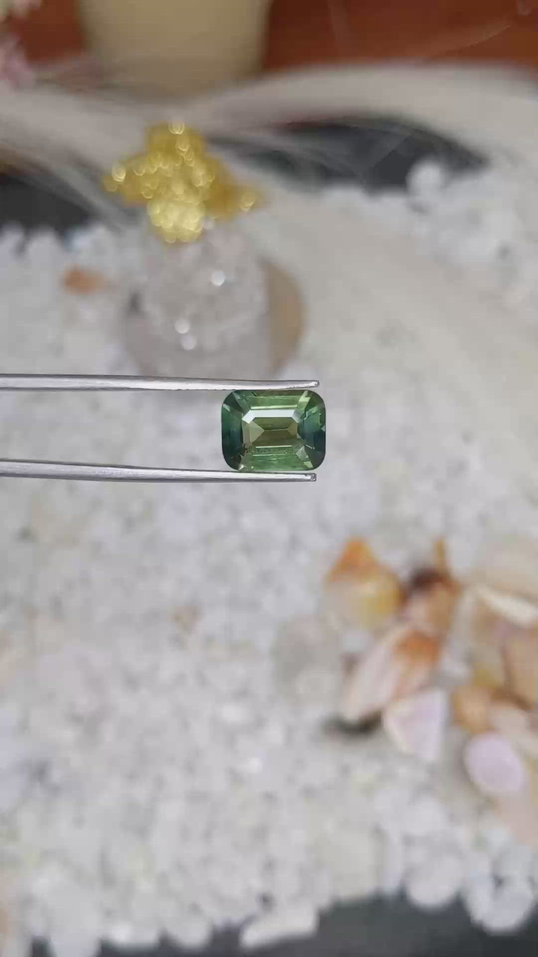 4.25 Ct. Green Sapphire from Ceylon (Sri Lanka) Size Video