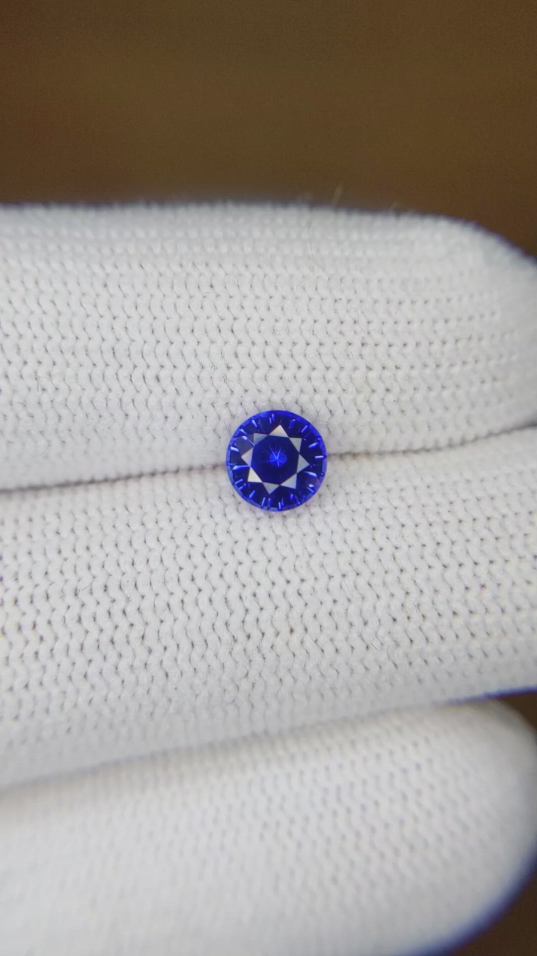 0.85 Ct. Blue Sapphire from Ceylon (Sri Lanka) Size Video