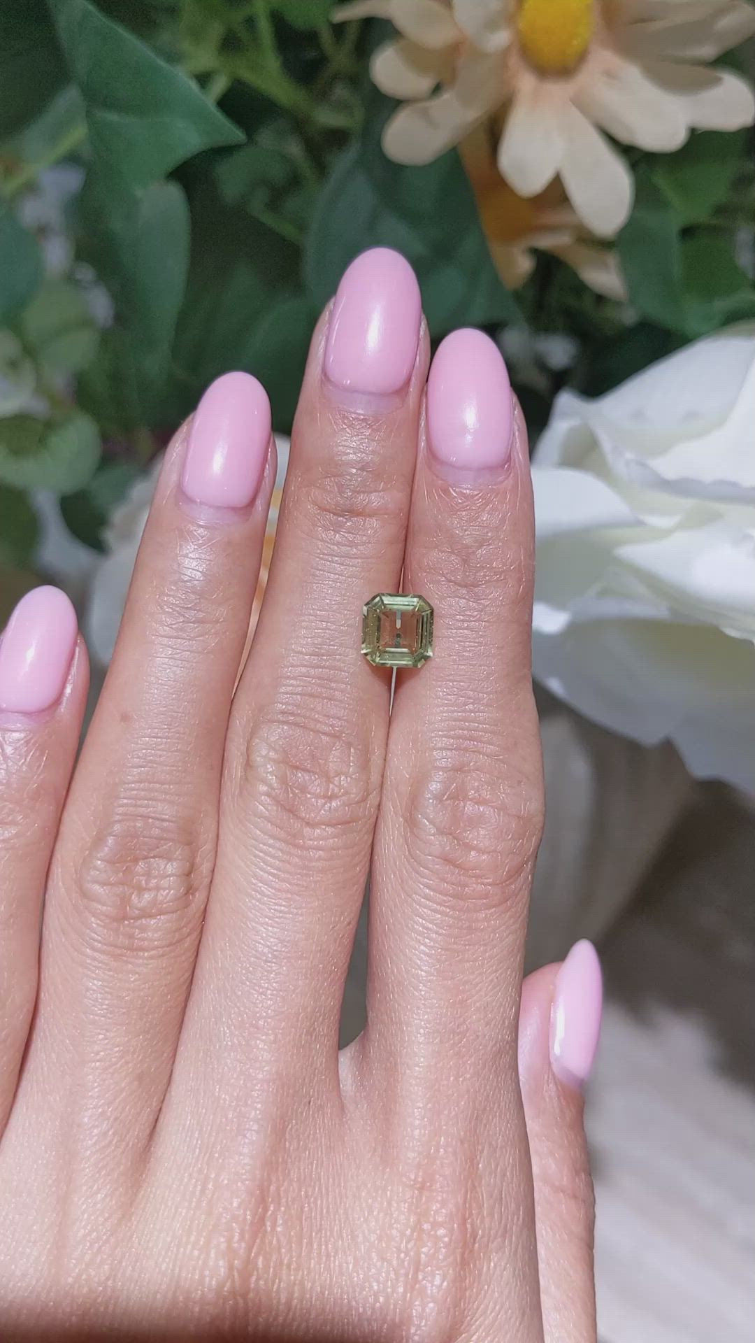 2.00 Ct. Yellowish Green Sapphire from Ceylon (Sri Lanka) Size Video