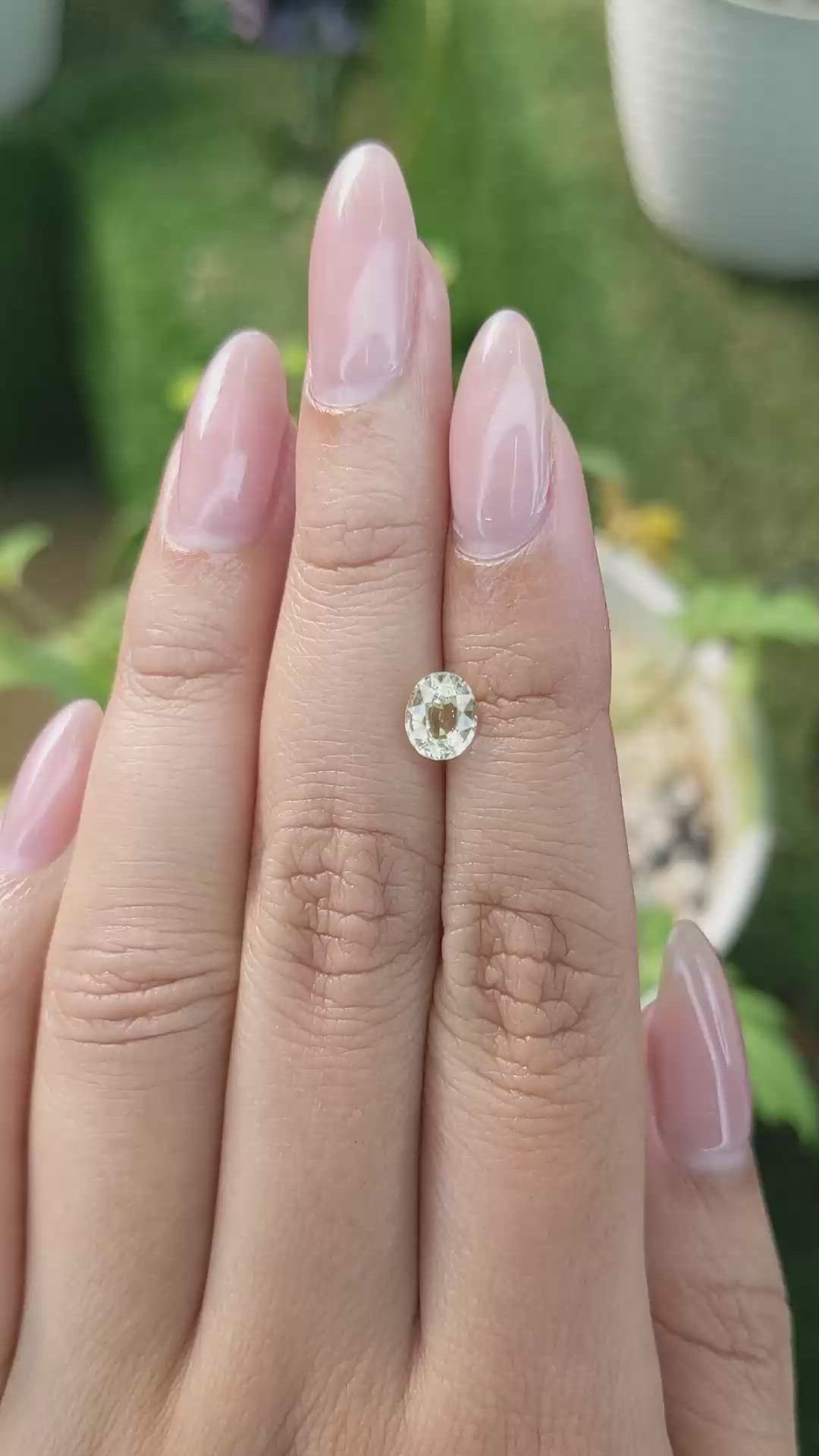 1.07 Ct. Yellowish Green Sapphire from Ceylon (Sri Lanka) Size Video