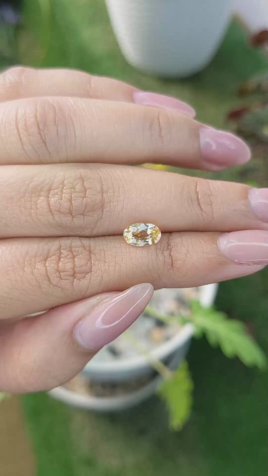 1.25 Ct. Yellowish Orange Sapphire from Ceylon (Sri Lanka) Size Video