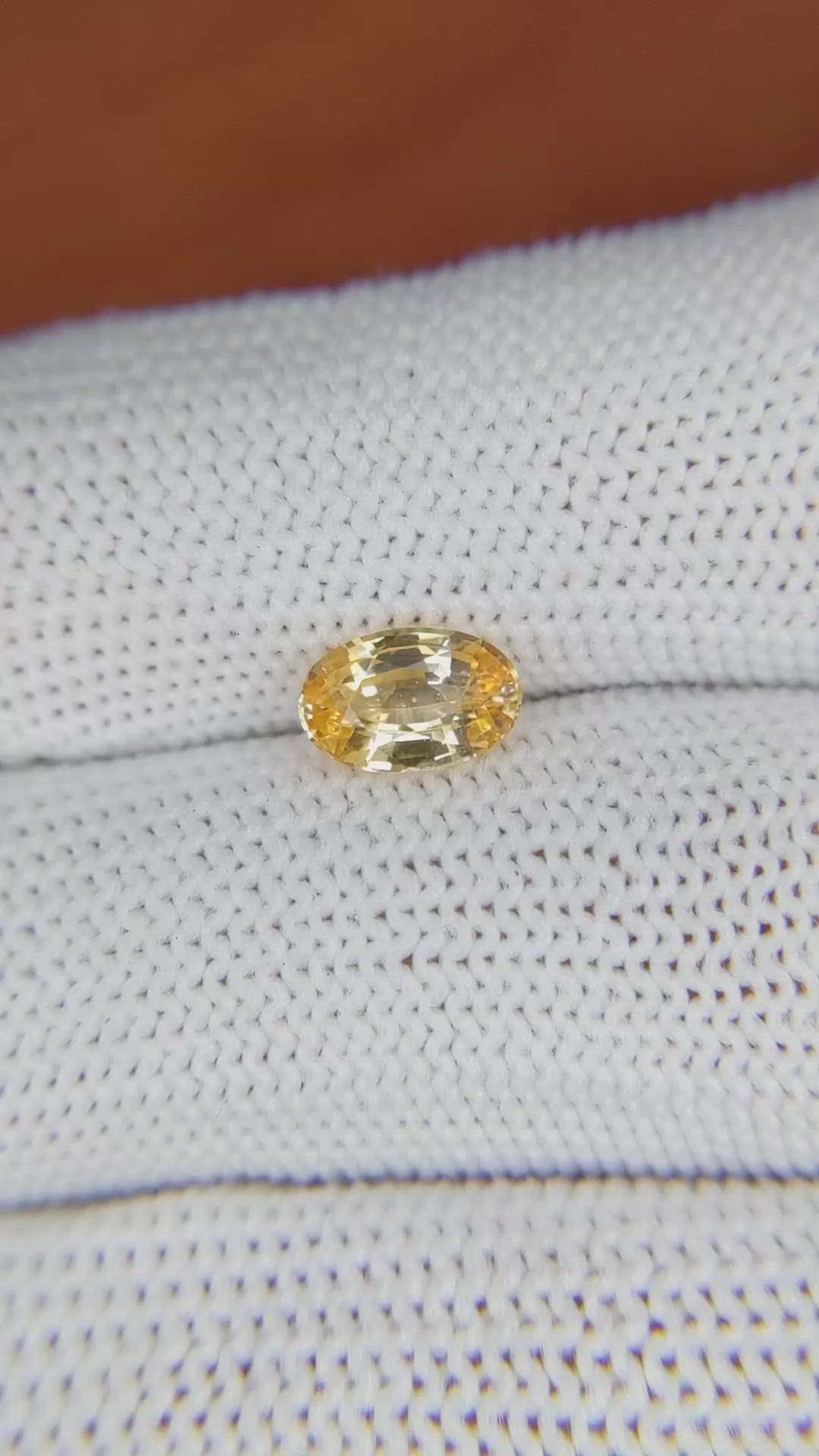 1.25 Ct. Yellowish Orange Sapphire from Ceylon (Sri Lanka) Size Video