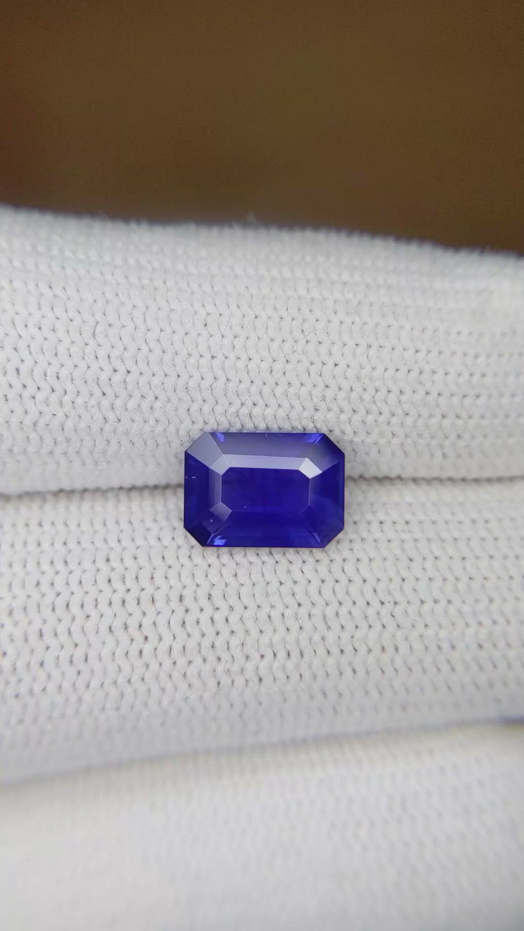 2.10 Ct. Purplish Blue Sapphire from Ceylon (Sri Lanka) Size Video