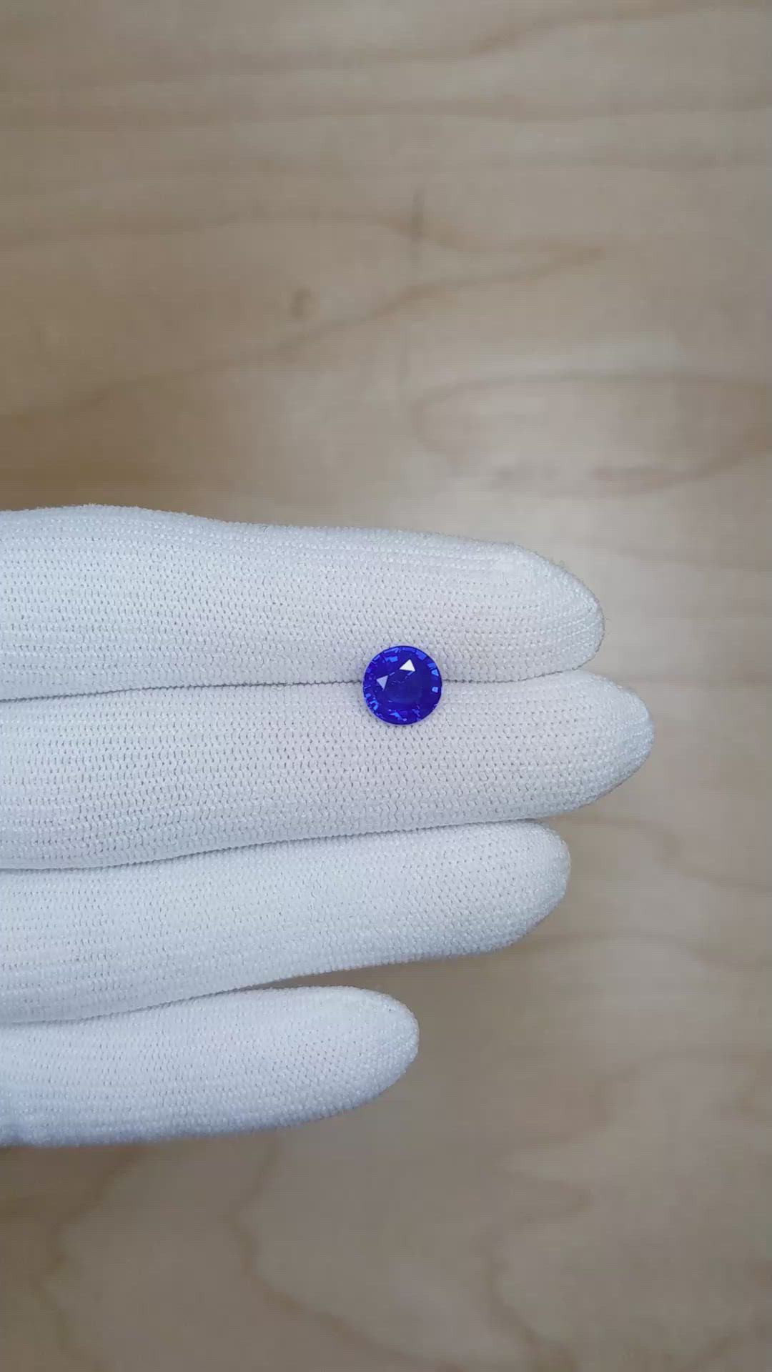 2.10 Ct. Blue Sapphire from Ceylon (Sri Lanka) Size Video
