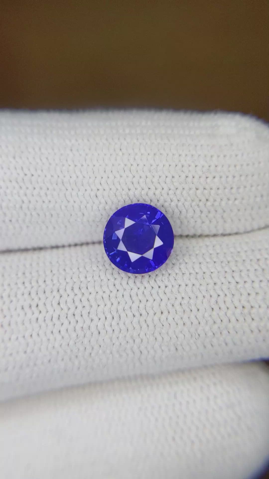2.10 Ct. Blue Sapphire from Ceylon (Sri Lanka) Size Video