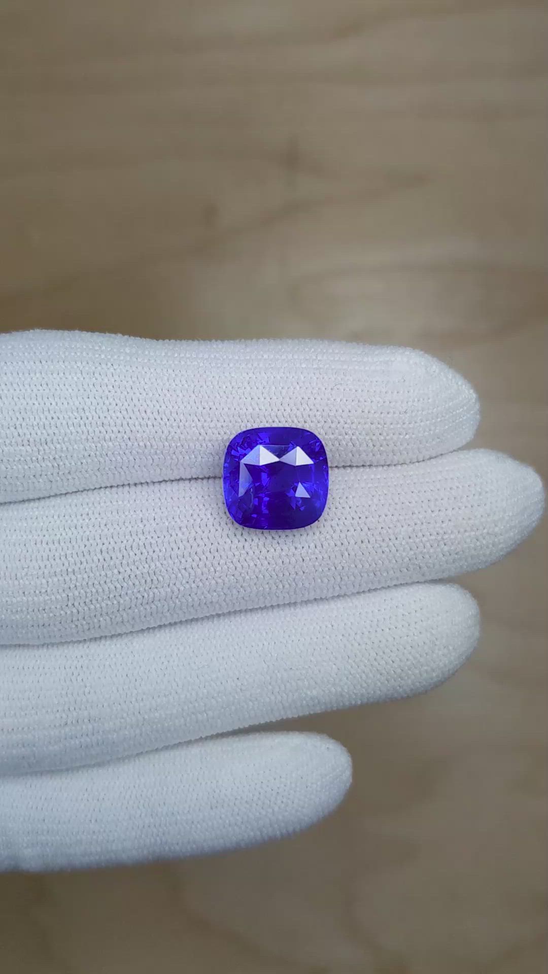 9.29 Ct. Blue Sapphire from Ceylon (Sri Lanka) Size Video