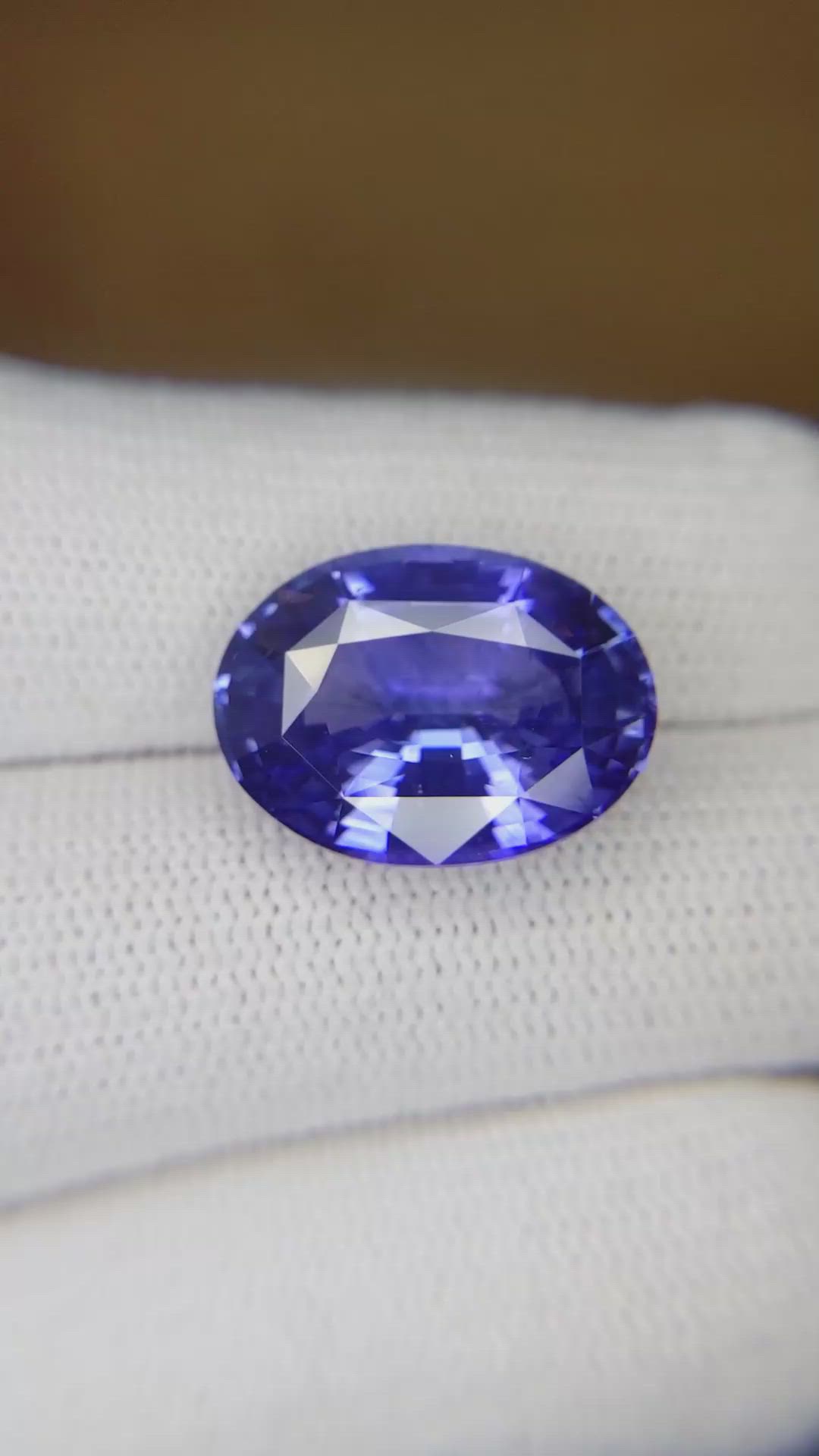 13.84 Ct. Blue Sapphire from Ceylon (Sri Lanka) Size Video