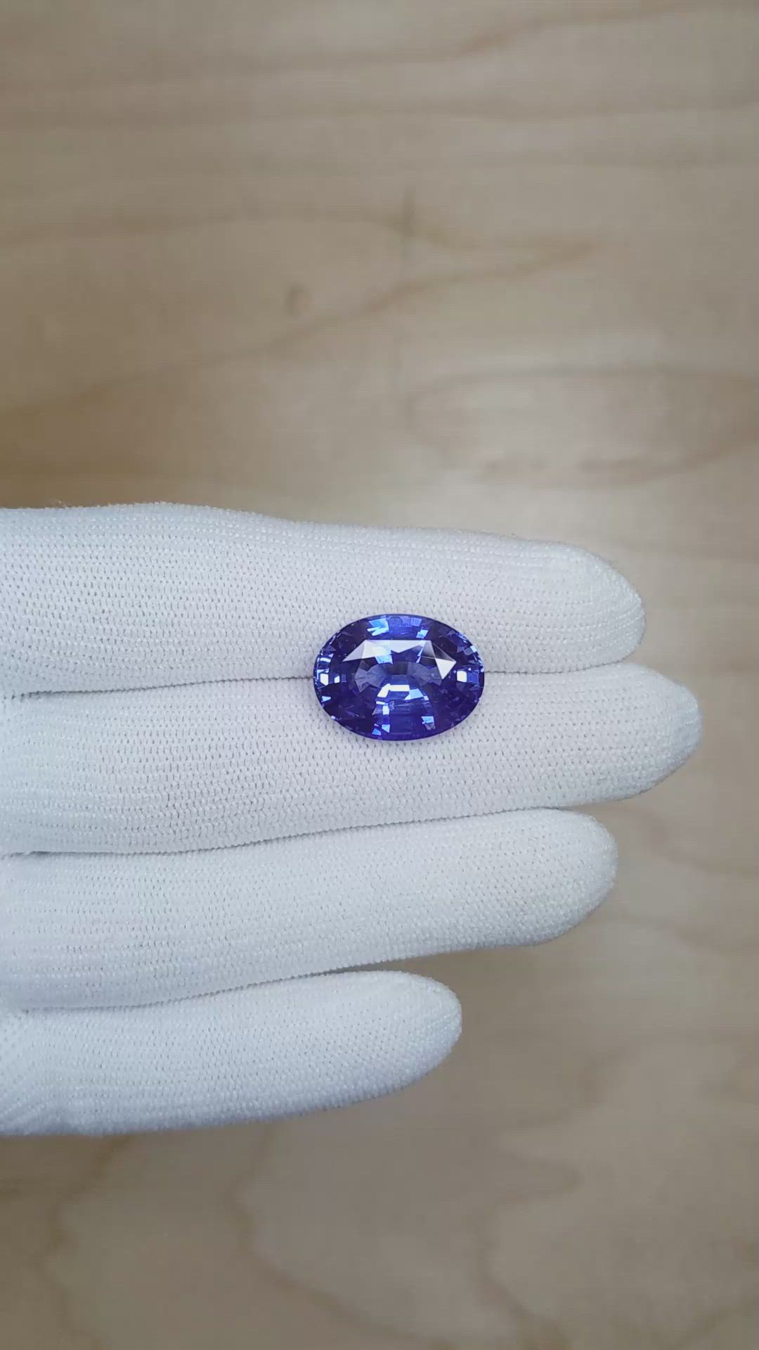 13.84 Ct. Blue Sapphire from Ceylon (Sri Lanka) Size Video