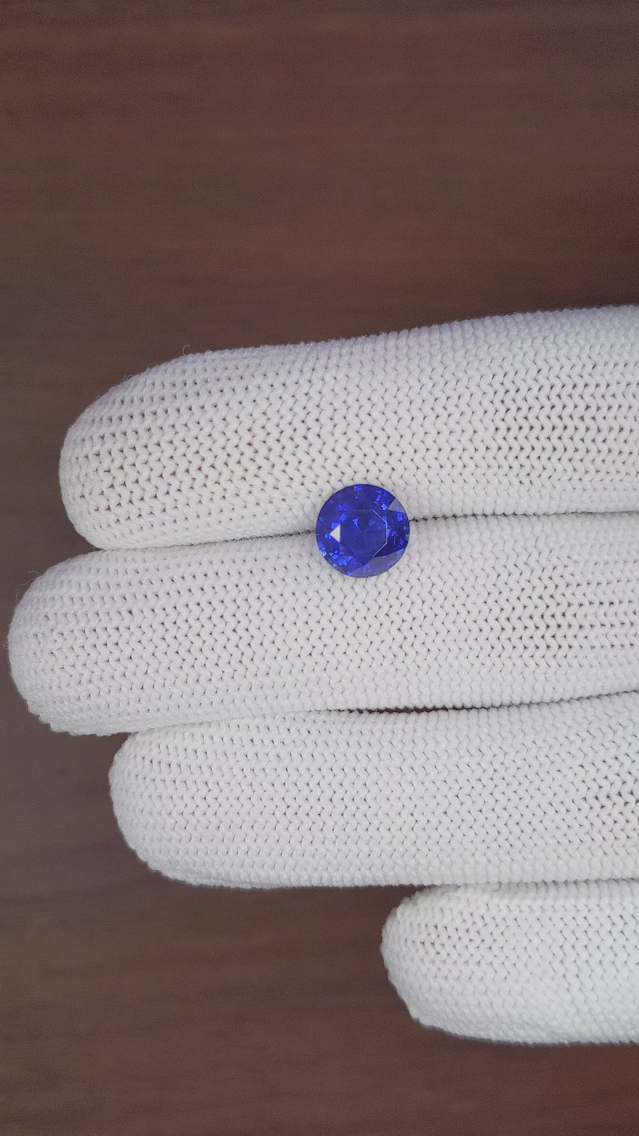 3.01 Ct. Blue Sapphire from Ceylon (Sri Lanka) Size Video