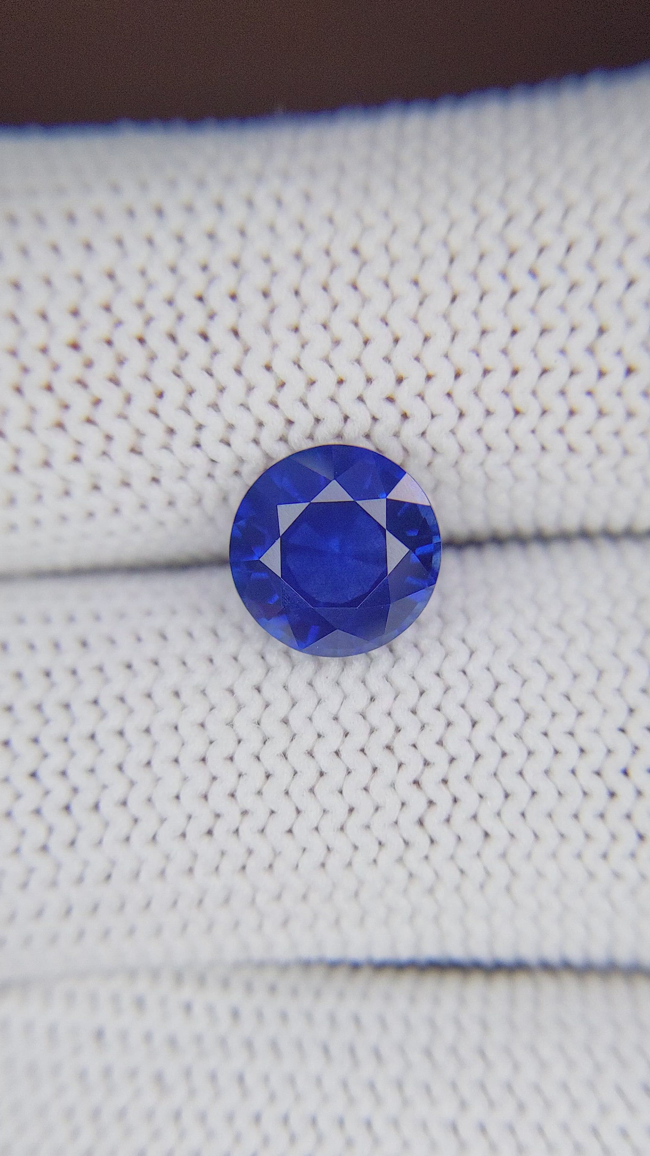 3.01 Ct. Blue Sapphire from Ceylon (Sri Lanka) Size Video