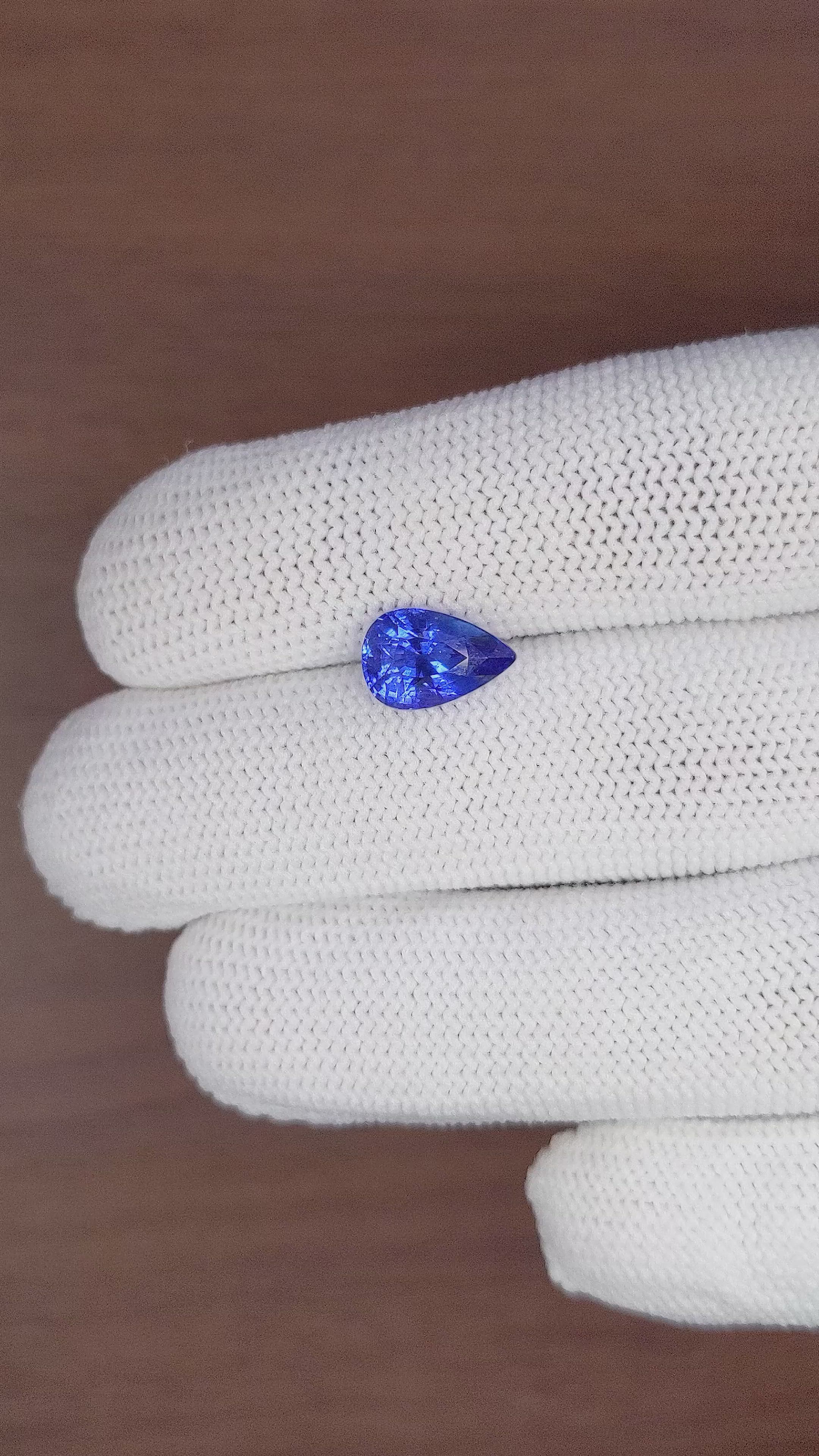 3.11 Ct. Blue Sapphire from Ceylon (Sri Lanka) Size Video