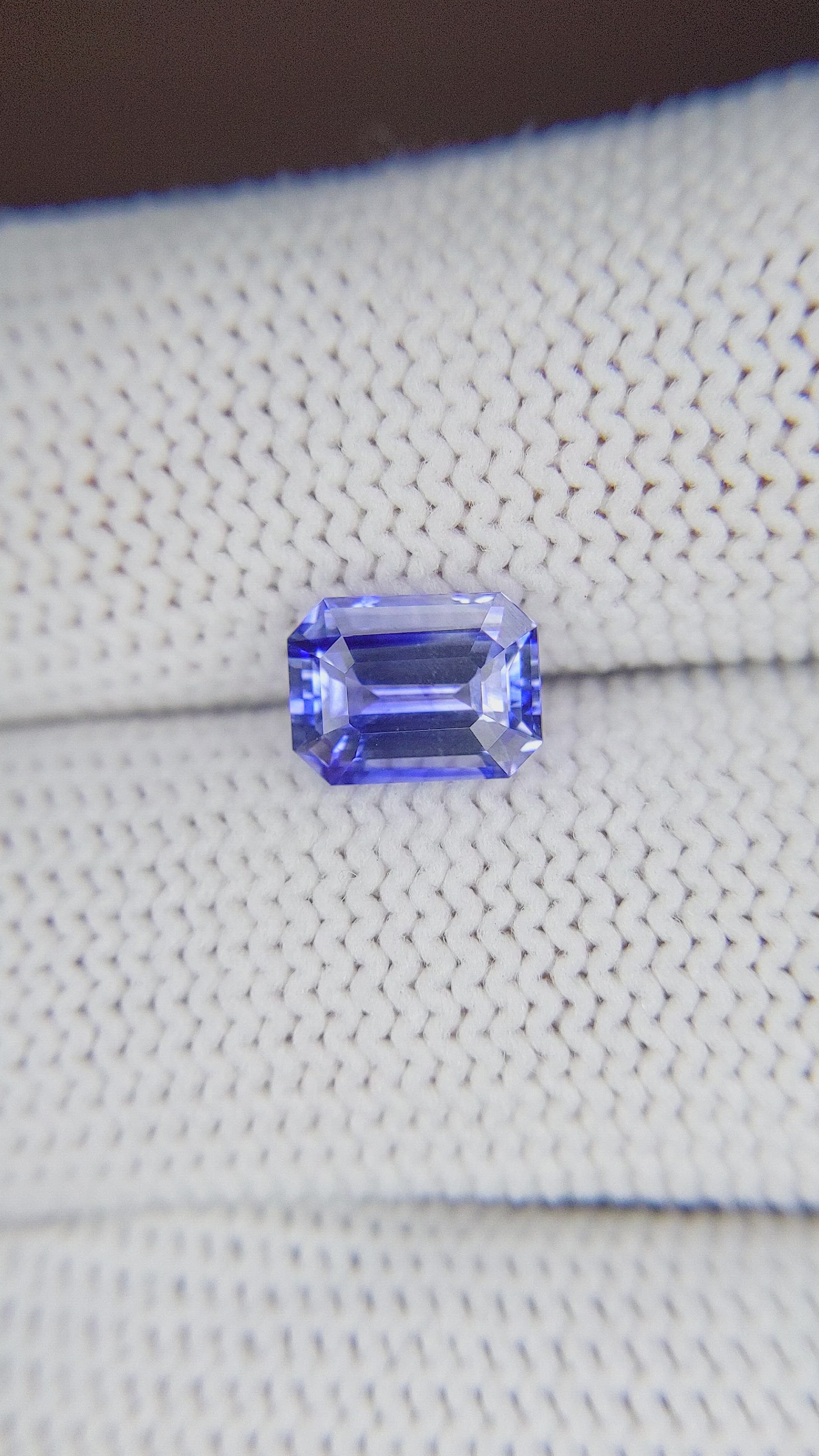 2.11 Ct. Bi Color Sapphire from Ceylon (Sri Lanka) Size Video