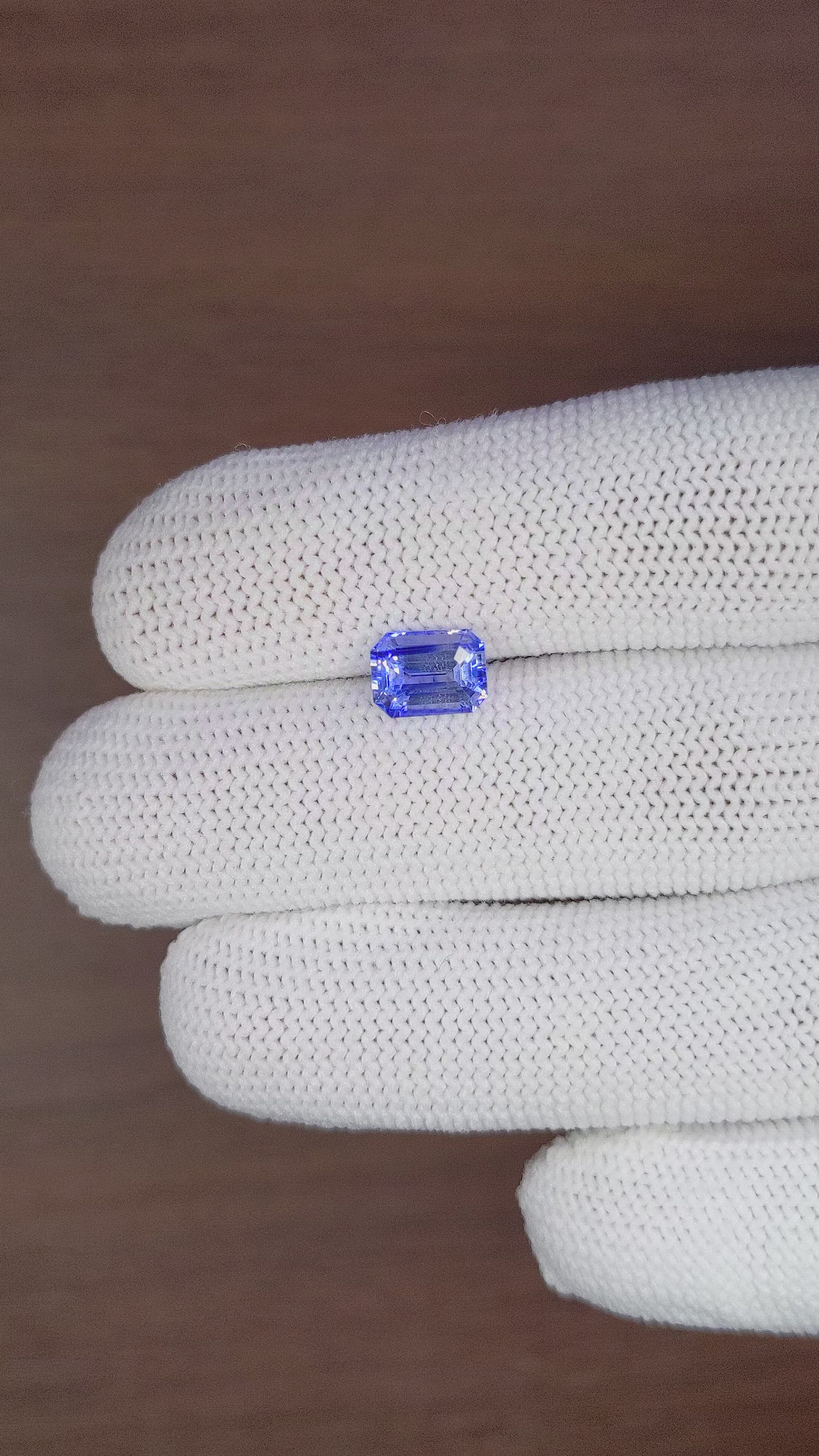2.11 Ct. Bi Color Sapphire from Ceylon (Sri Lanka) Size Video