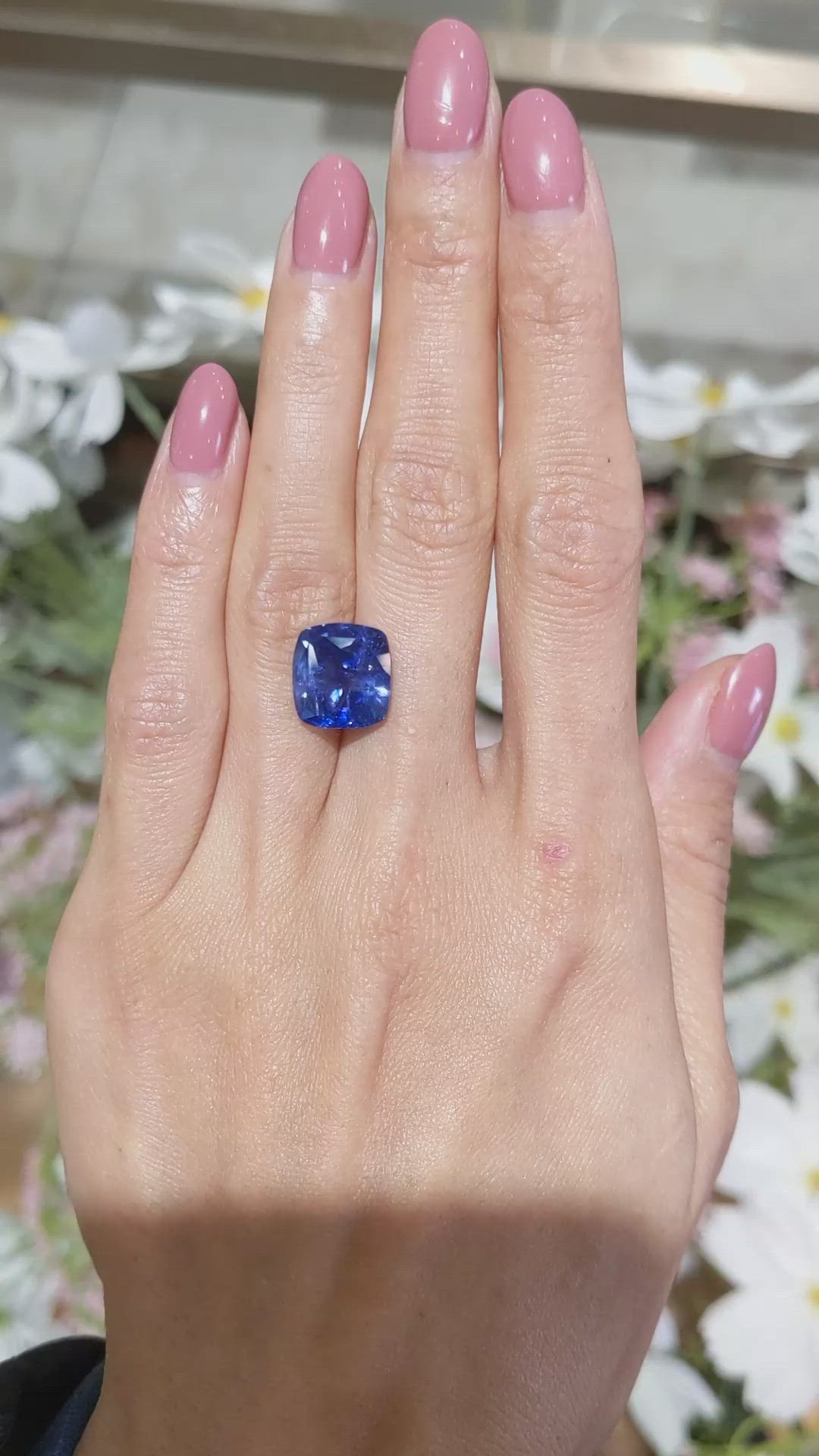 9.08 Ct. Blue Sapphire from Ceylon (Sri Lanka) Size Video