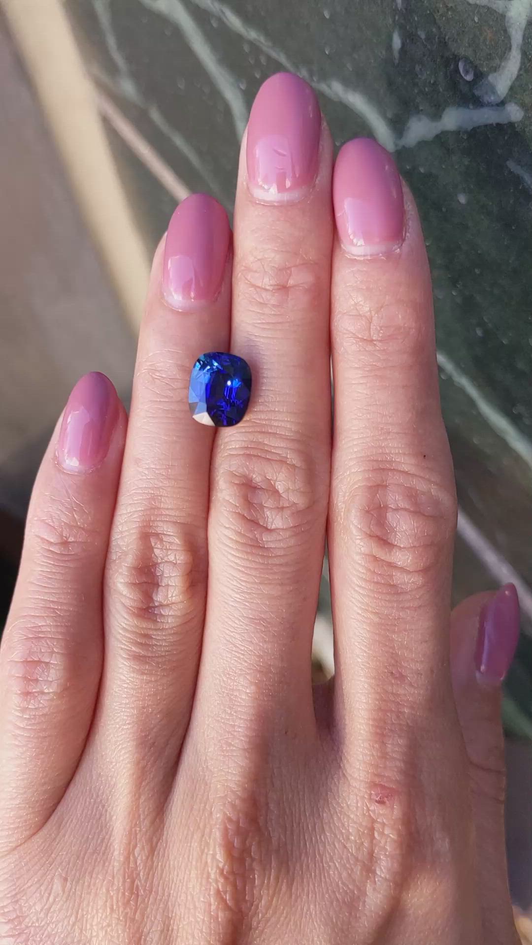 4.03 Ct. Blue Sapphire from Ceylon (Sri Lanka) Size Video