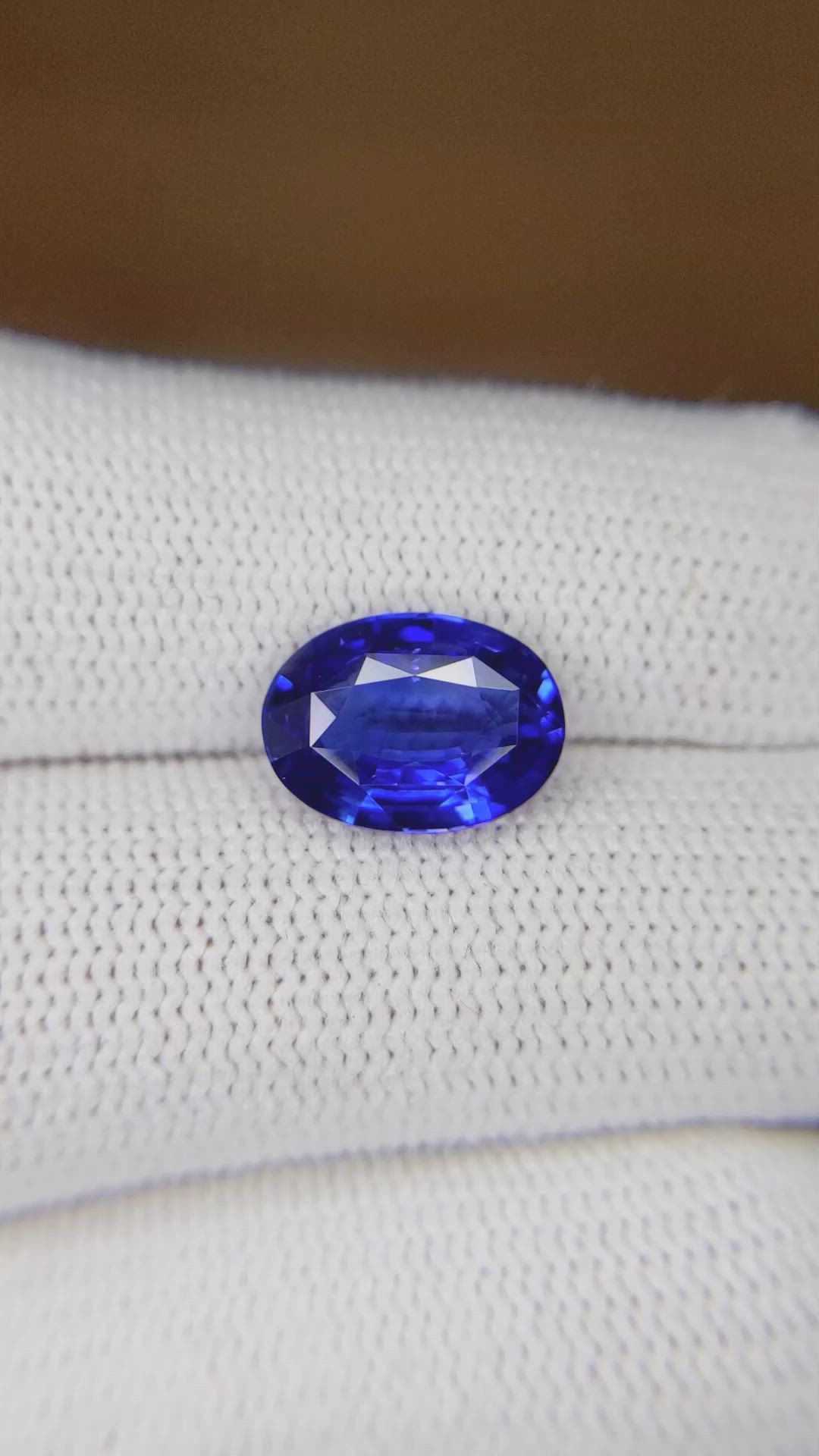 4.02 Ct. Blue Sapphire from Ceylon (Sri Lanka) Size Video