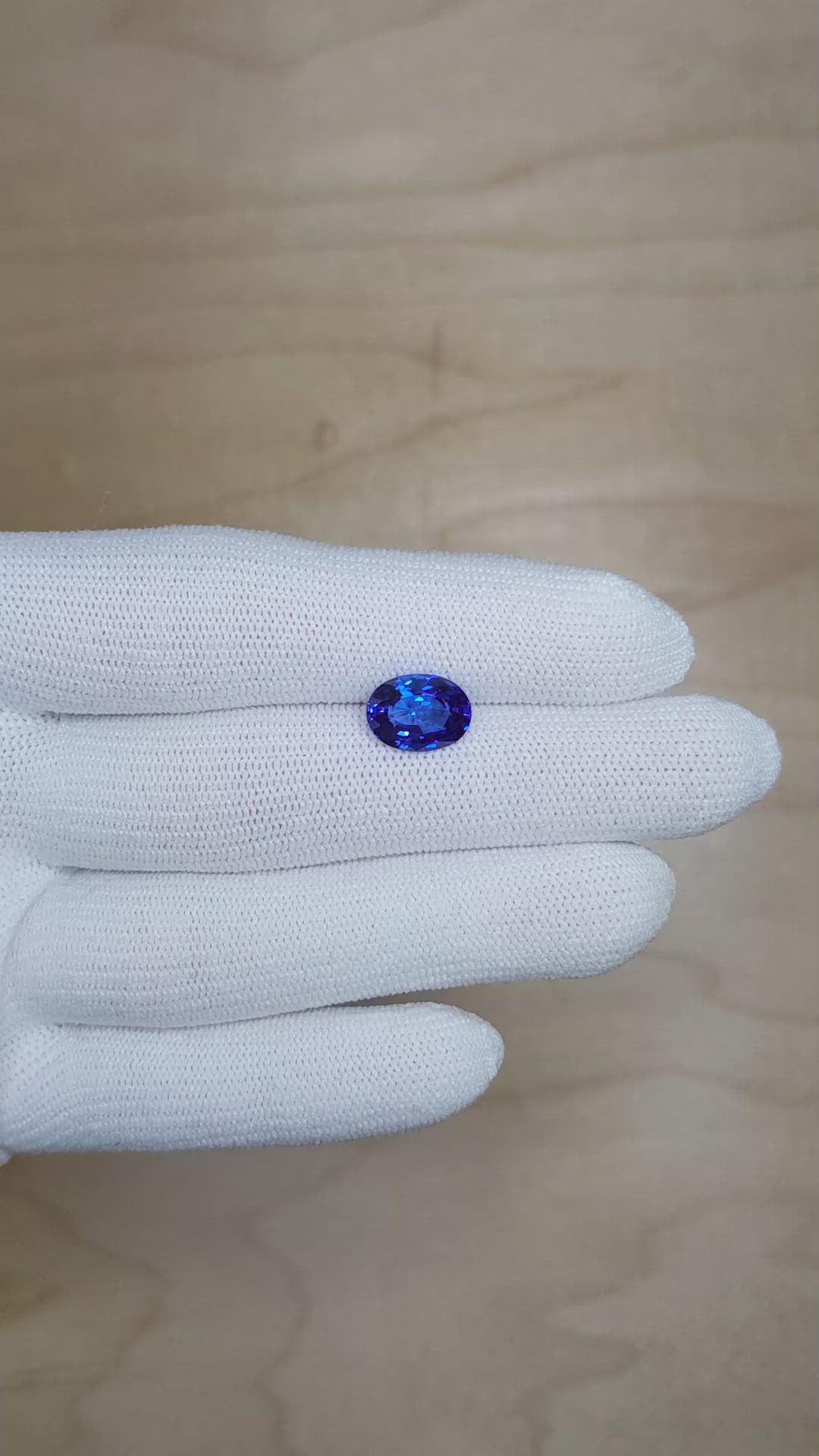 3.27 Ct. Blue Sapphire from Ceylon (Sri Lanka) Size Video