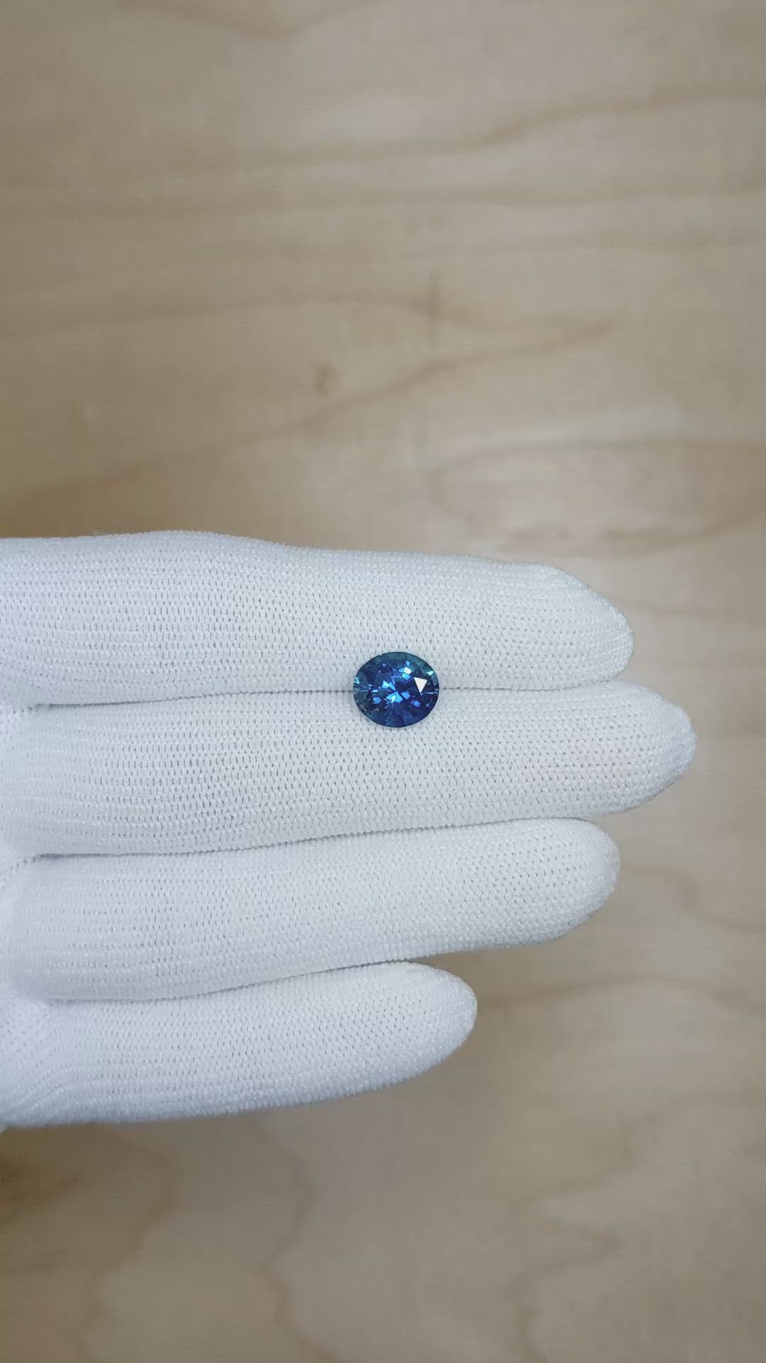 2.96 Ct. Greenish Blue Sapphire from Ceylon (Sri Lanka) Size Video