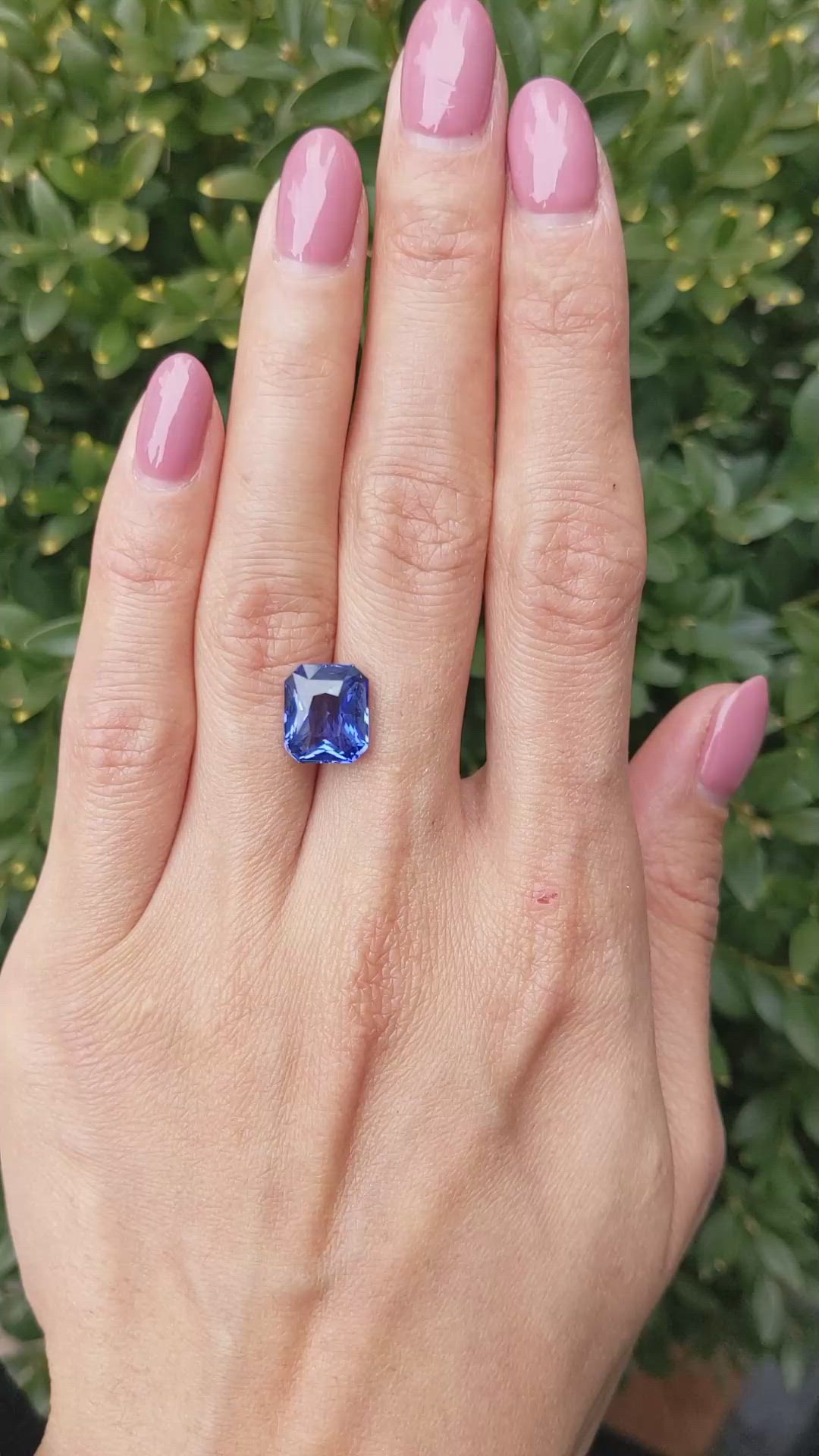 6.52 Ct. Blue Sapphire from Ceylon (Sri Lanka) Size Video