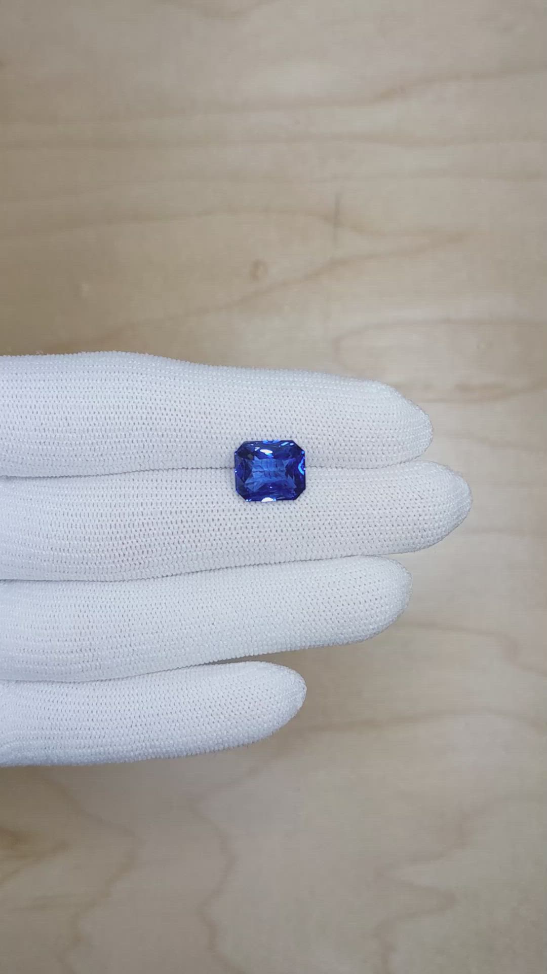 6.52 Ct. Blue Sapphire from Ceylon (Sri Lanka) Size Video