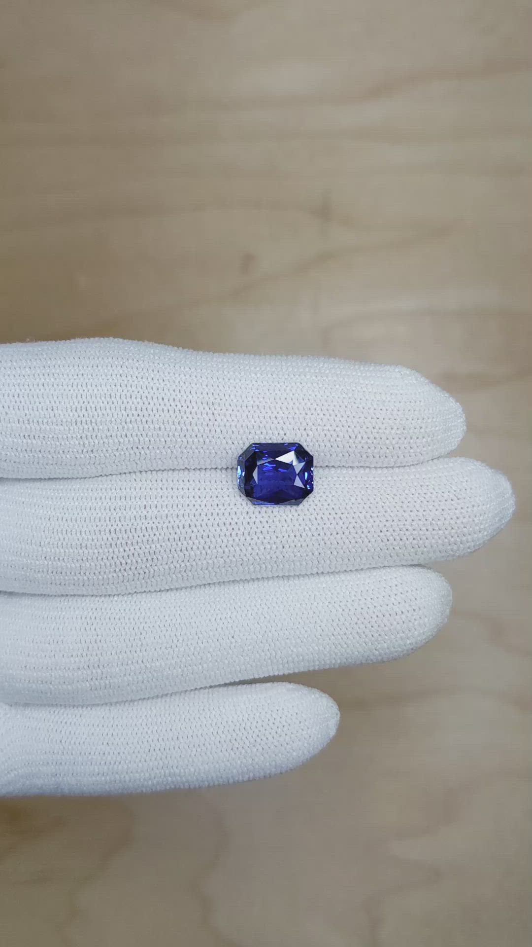 4.21 Ct. Blue Sapphire from Ceylon (Sri Lanka) Size Video