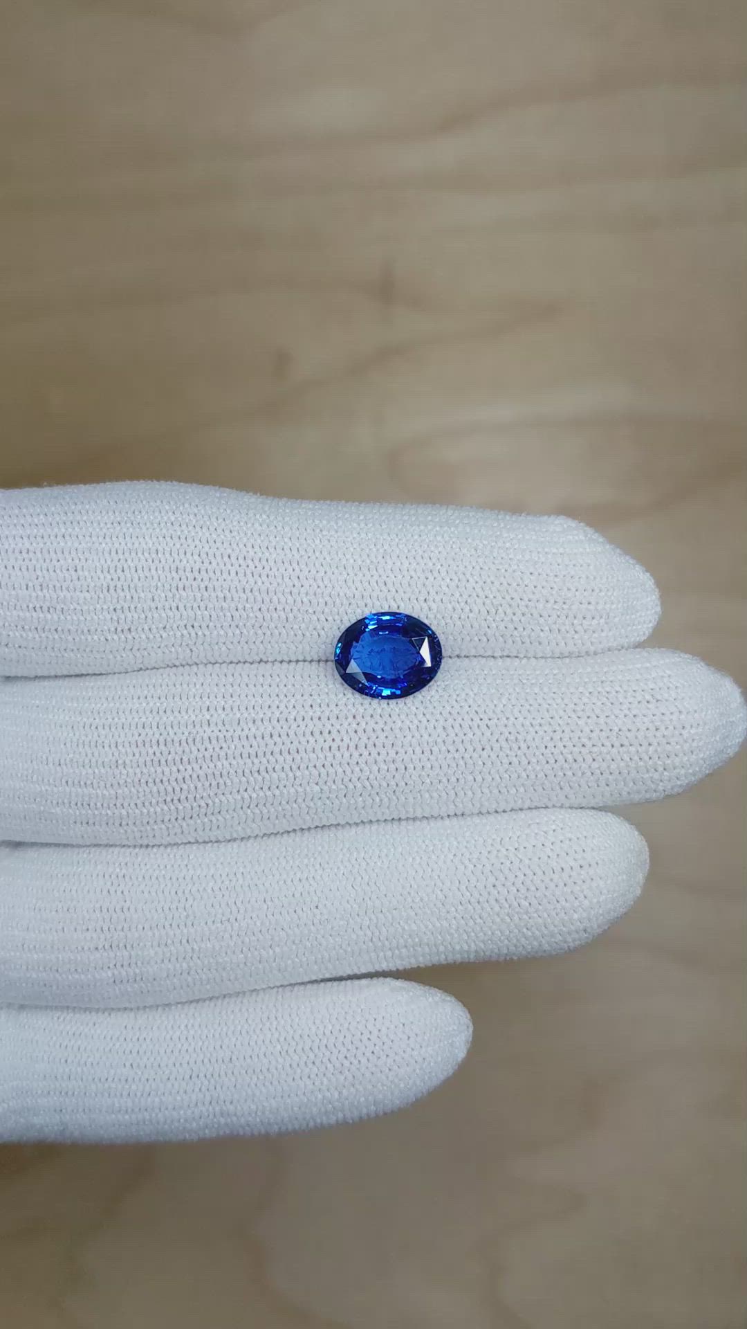 2.71 Ct. Blue Sapphire from Ceylon (Sri Lanka) Size Video