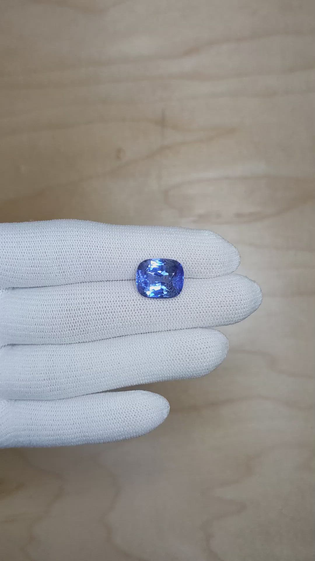 9.29 Ct. Blue Sapphire from Ceylon (Sri Lanka) Size Video