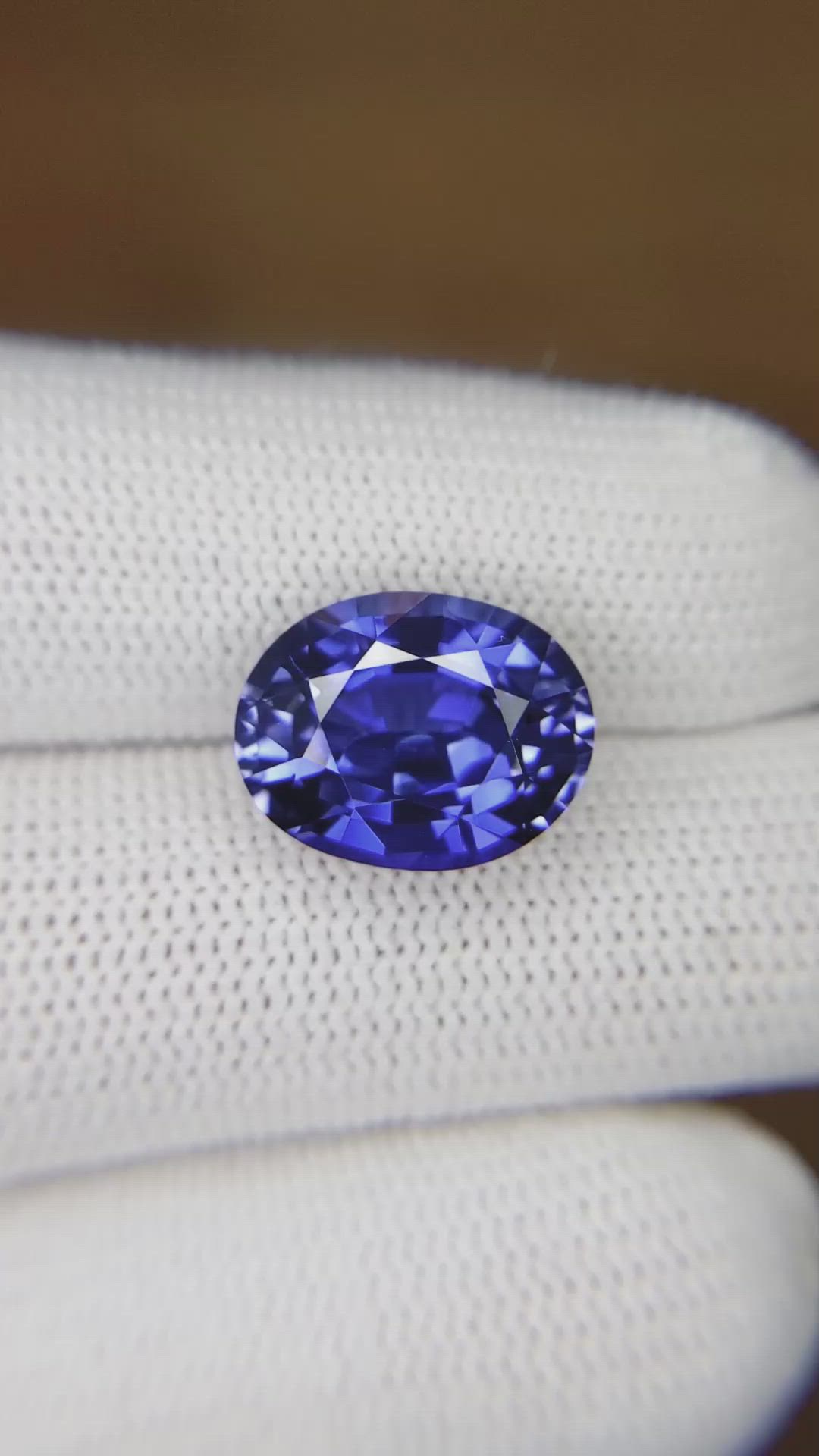 7.95 Ct. Blue Sapphire from Ceylon (Sri Lanka) Size Video