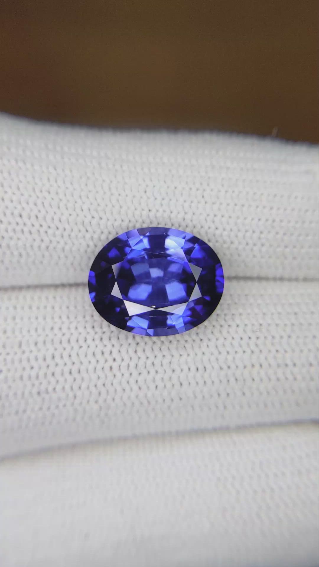6.97 Ct. Blue Sapphire from Ceylon (Sri Lanka) Size Video