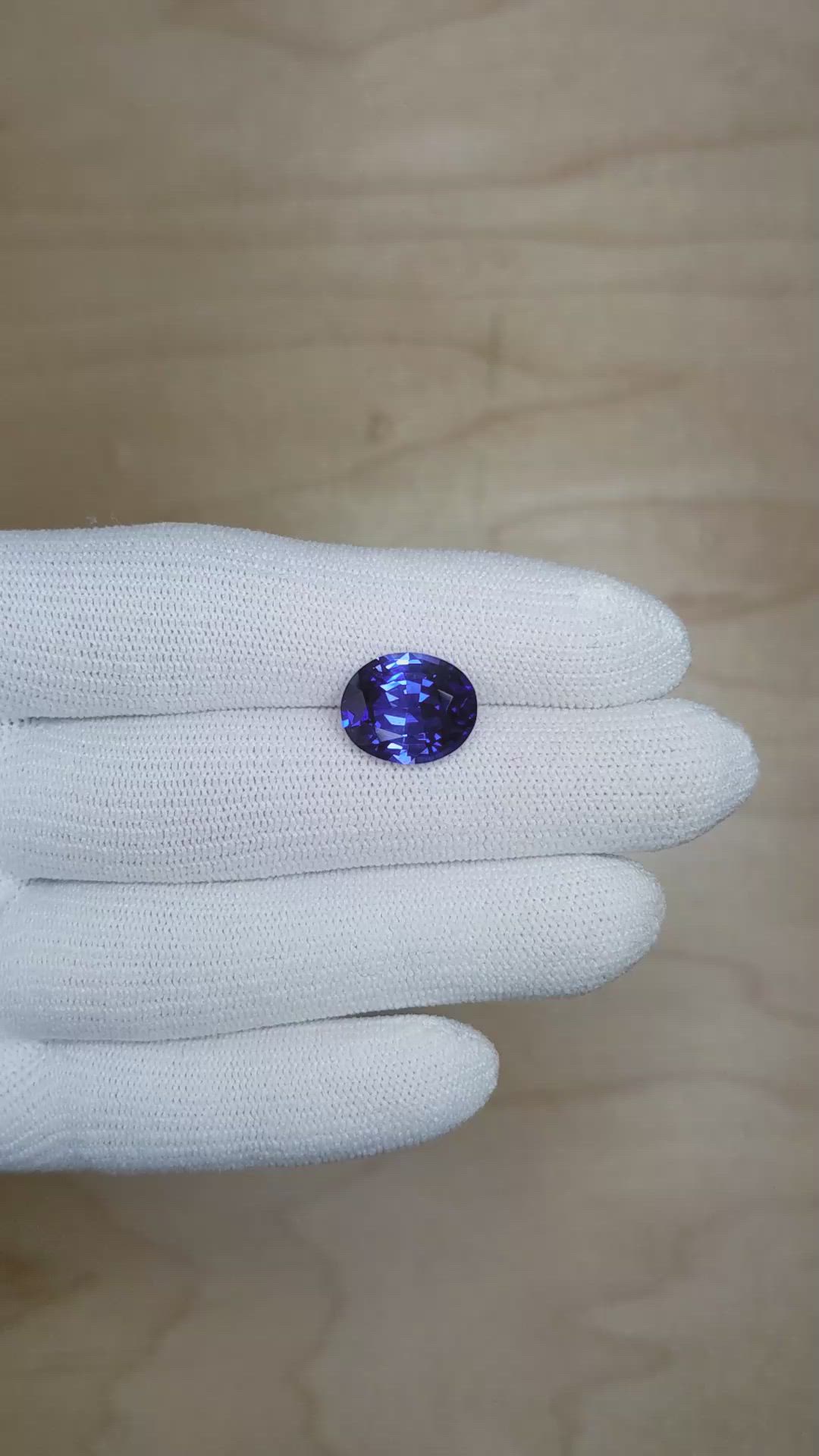 6.97 Ct. Blue Sapphire from Ceylon (Sri Lanka) Size Video