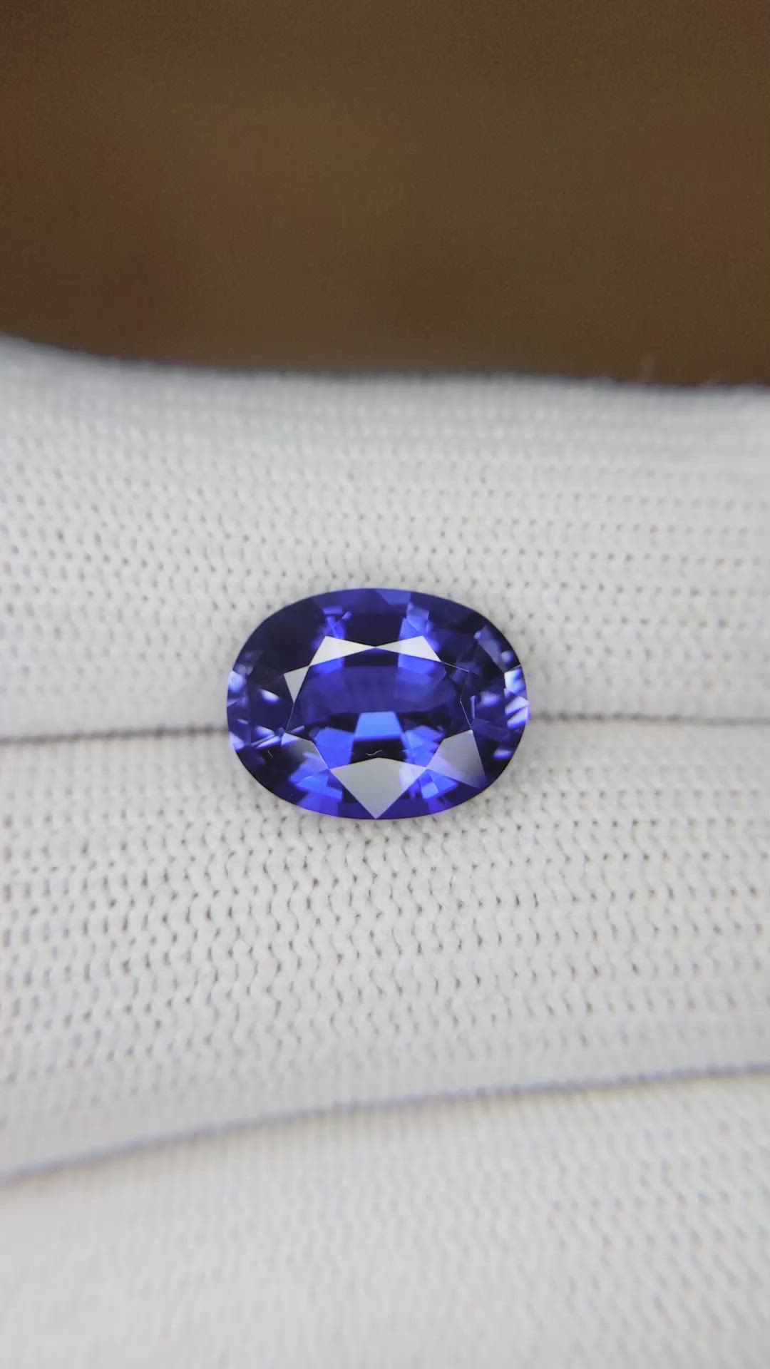 5.15 Ct. Blue Sapphire from Ceylon (Sri Lanka) Size Video