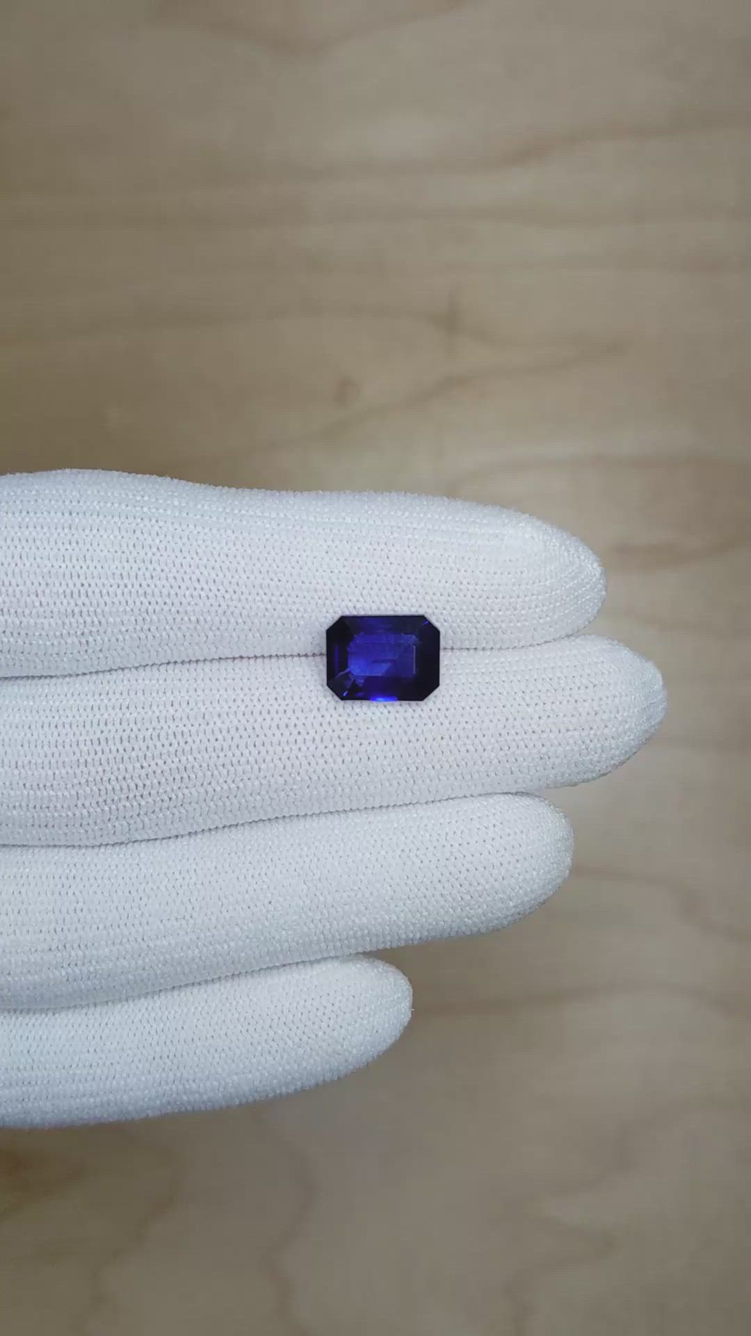 4.29 Ct. Blue Sapphire from Ceylon (Sri Lanka) Size Video