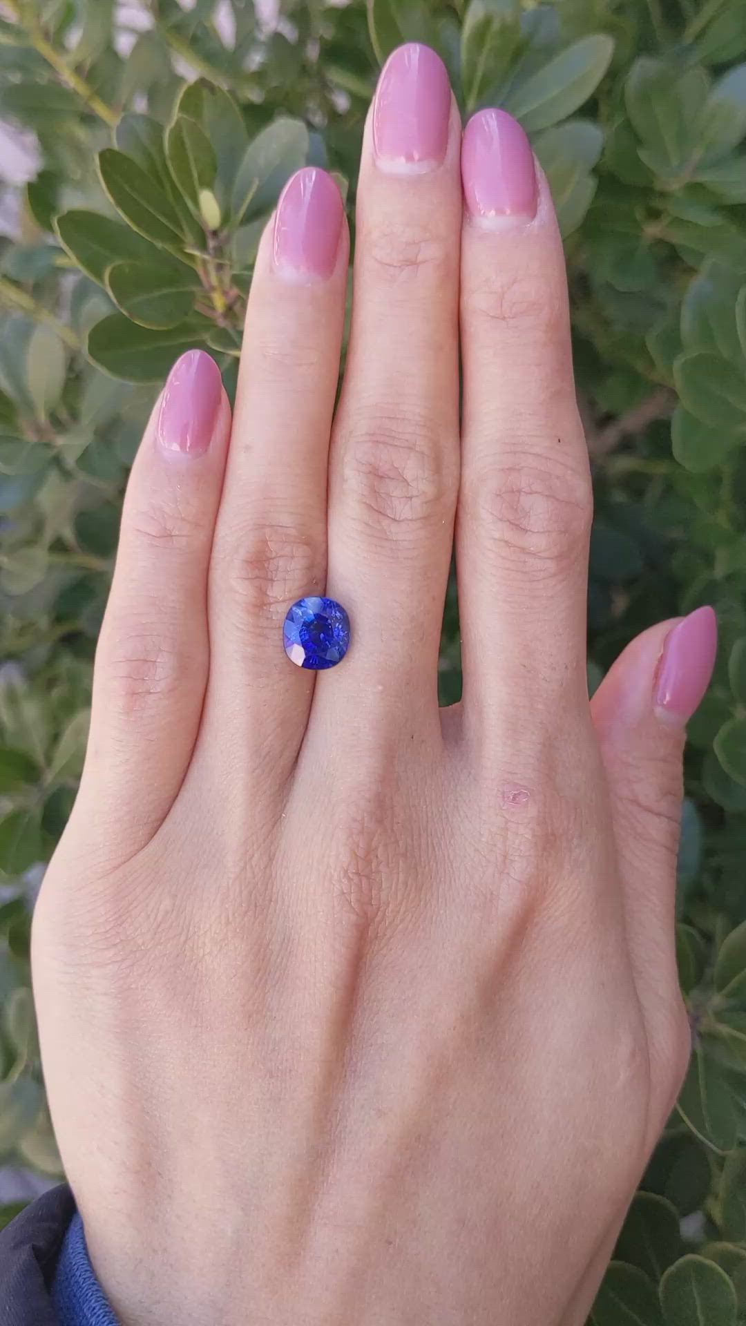 4.30 Ct. Blue Sapphire from Ceylon (Sri Lanka) Size Video