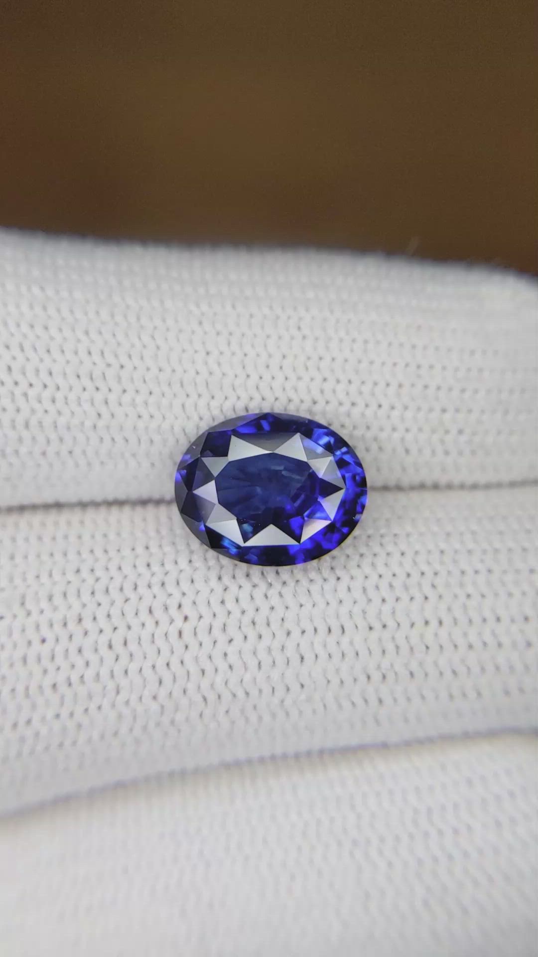 1.42 Ct. Blue Sapphire from Ceylon (Sri Lanka) Size Video