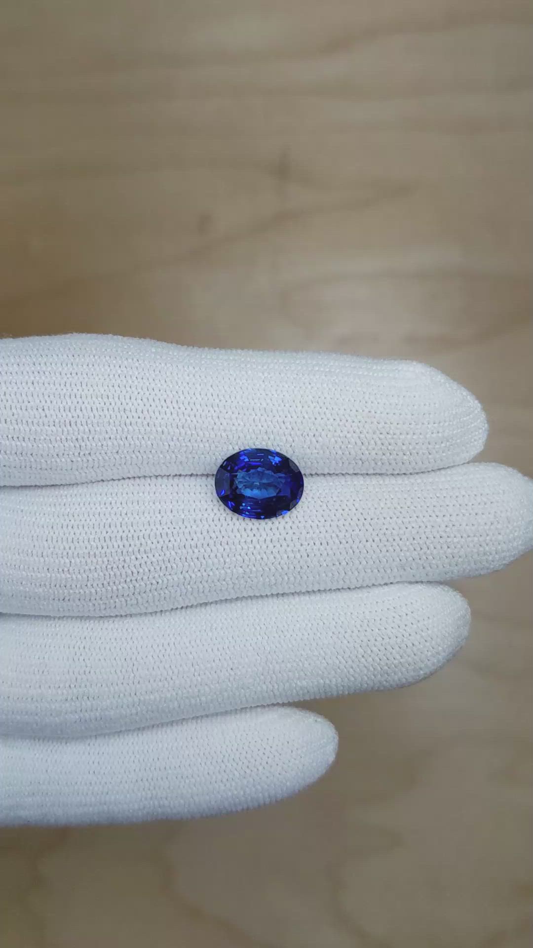 4.14 Ct. Blue Sapphire from Ceylon (Sri Lanka) Size Video
