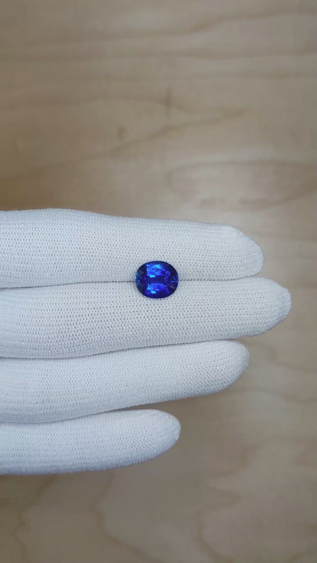 4.12 Ct. Blue Sapphire from Ceylon (Sri Lanka) Size Video